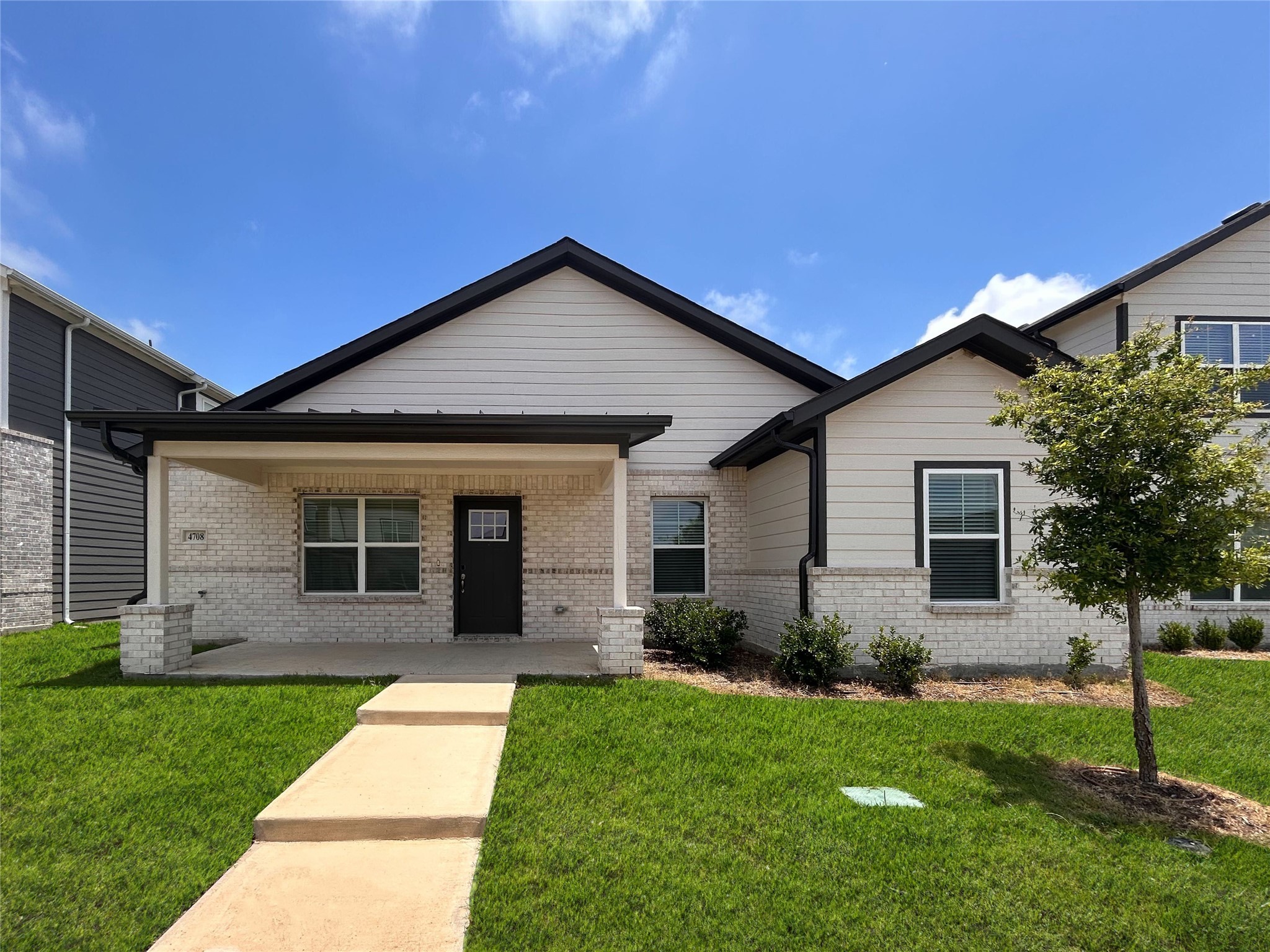 4708 Gold Rush Way — photo