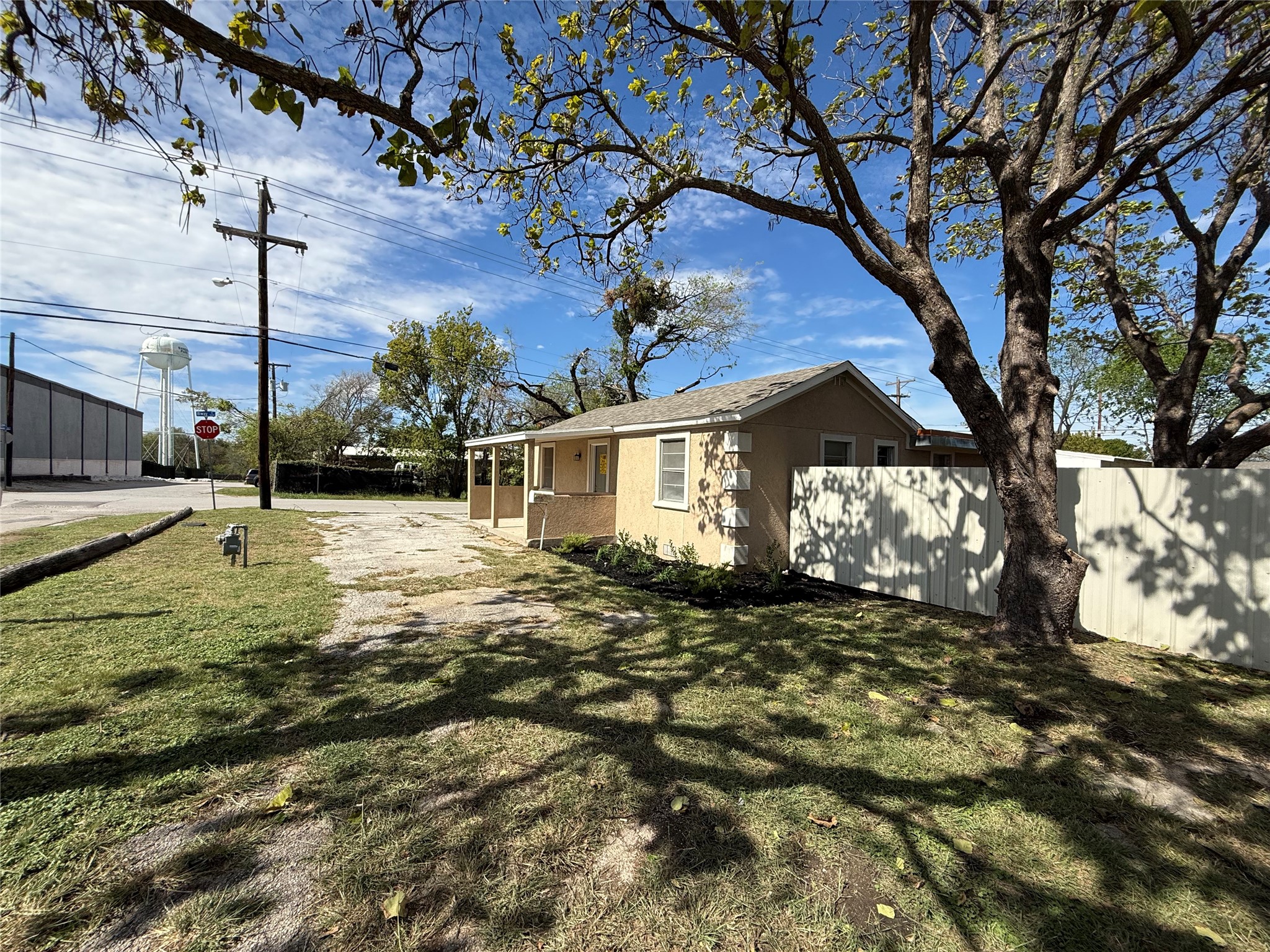 5524 Scoggins — photo