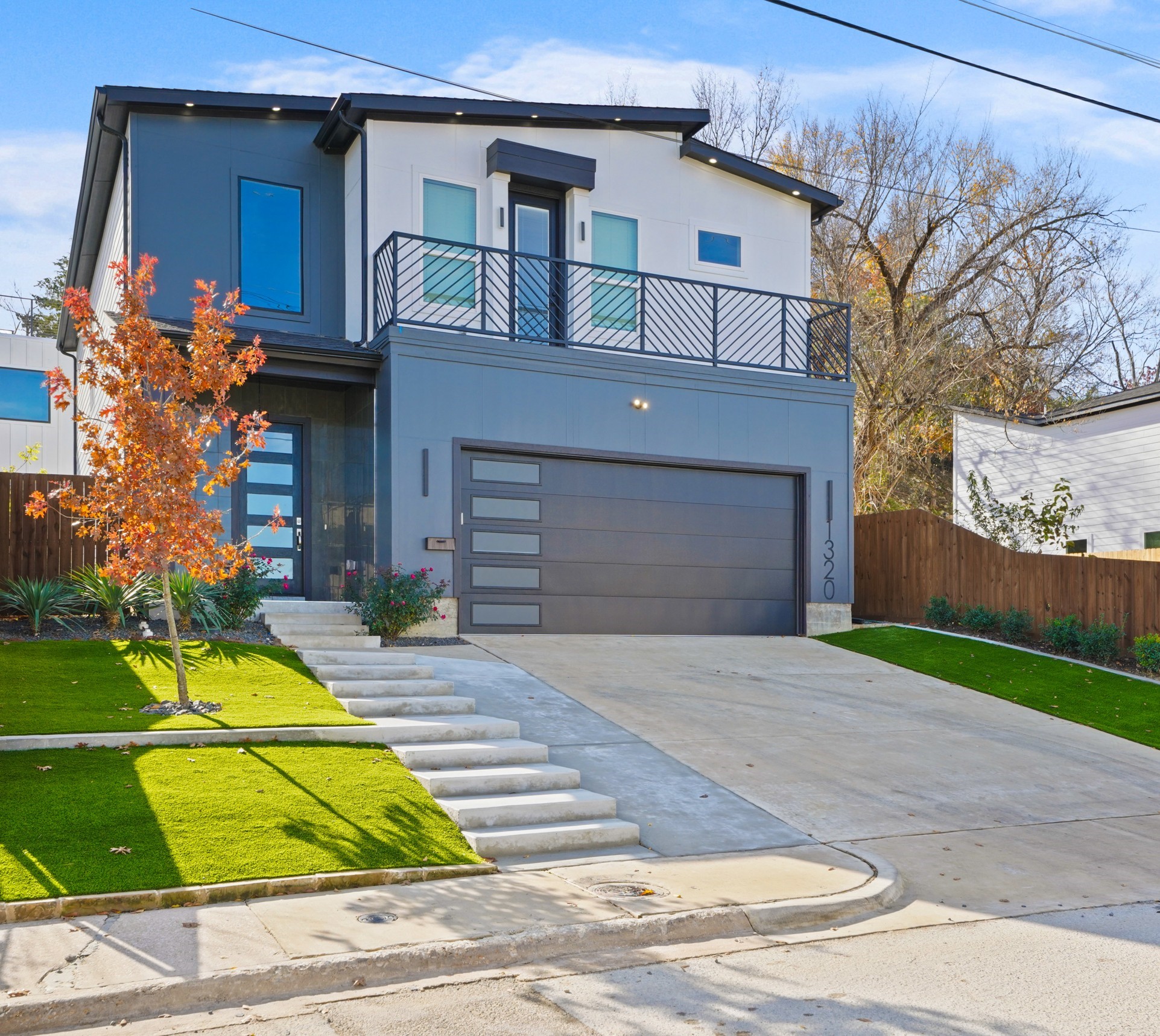1320 Compton Street — photo