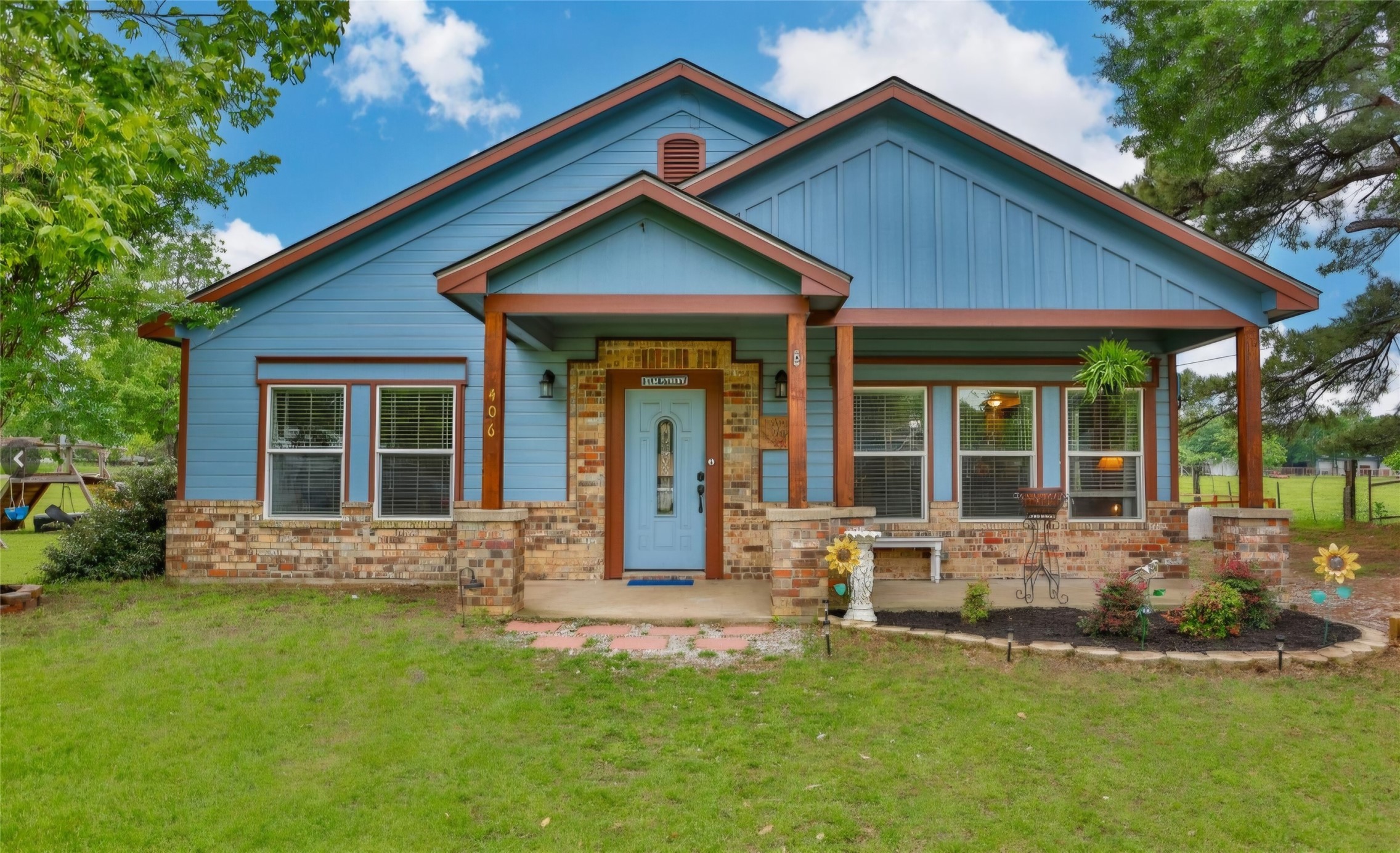 406 W Elm Street — photo