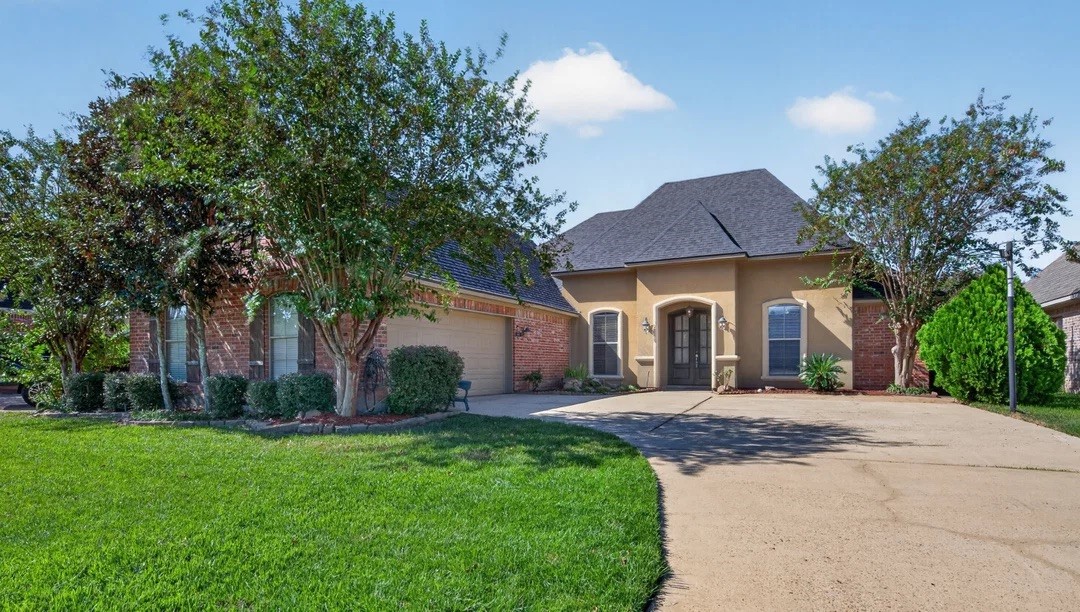 10030 Somerset Lane — photo