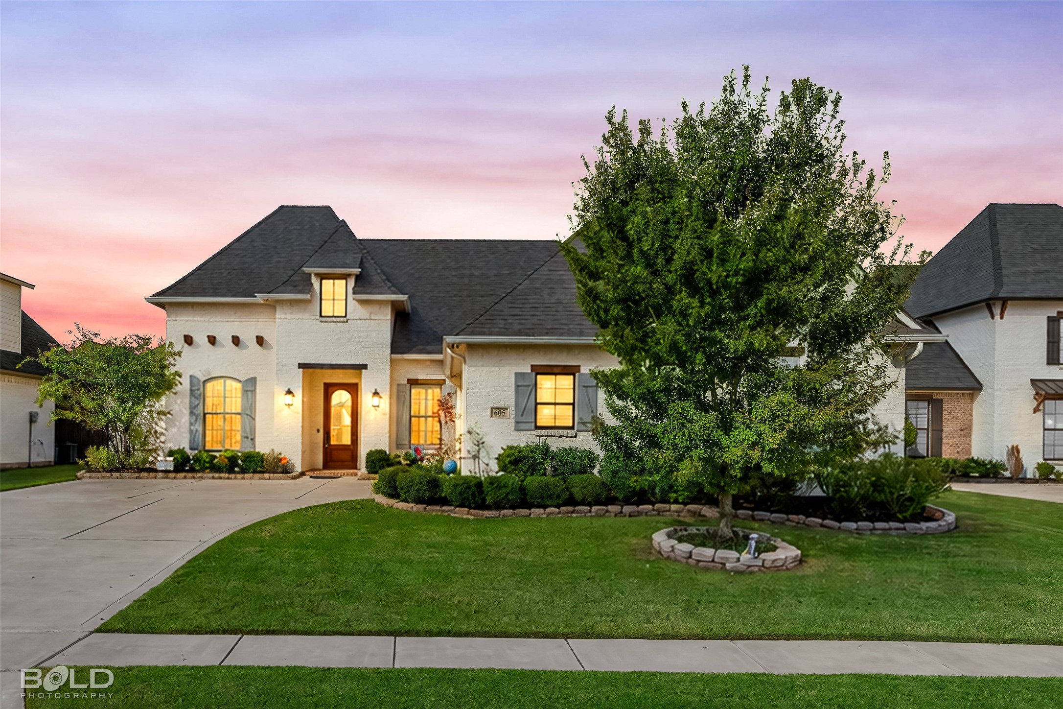605 Corinth Circle — photo