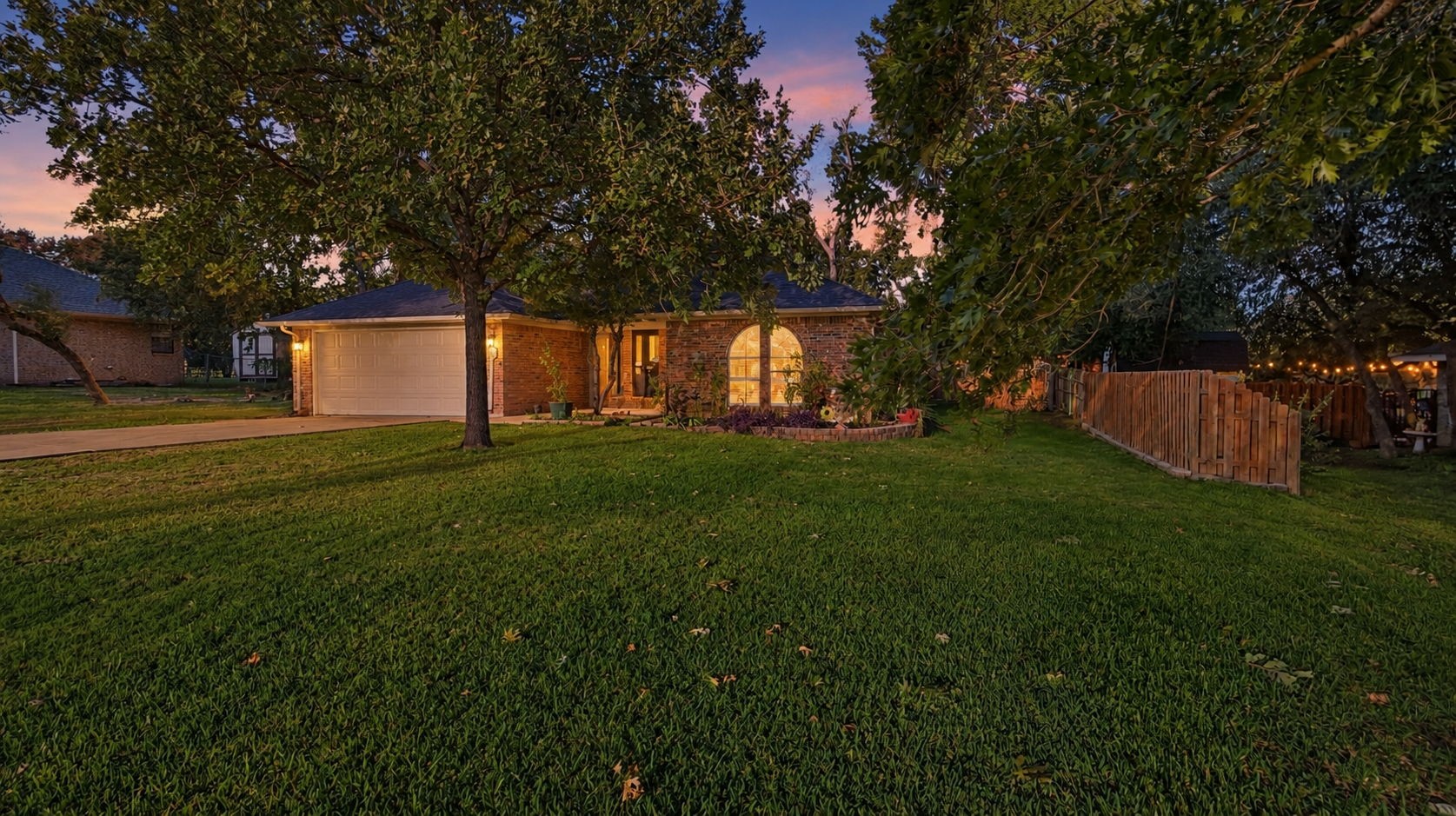 1903 W Spanish Oak Drive — photo