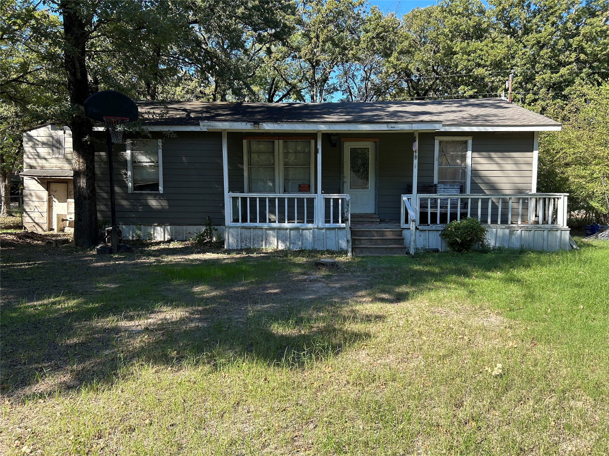 1325 Grove Drive — photo