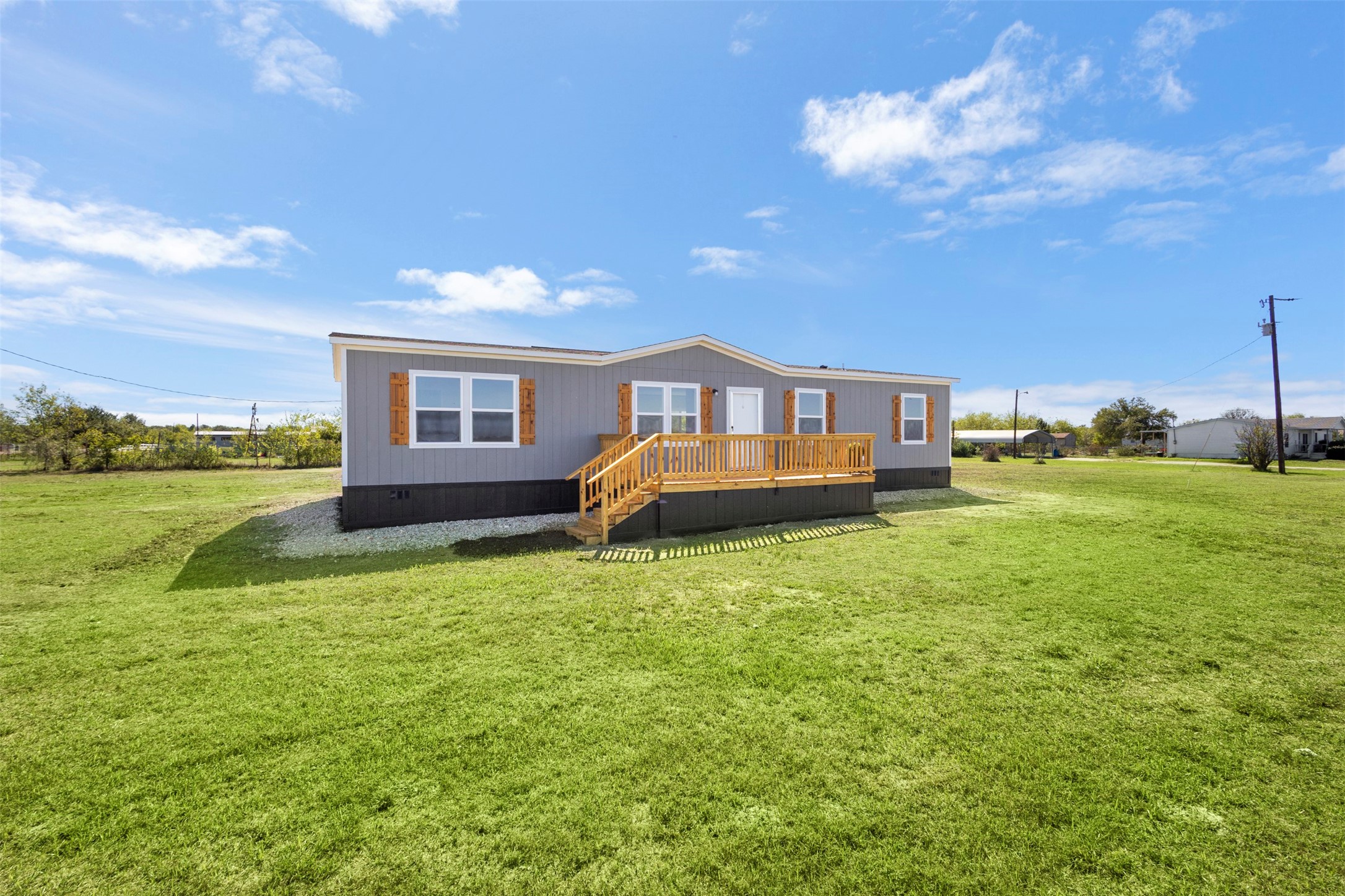 7200 FM 2728 — photo