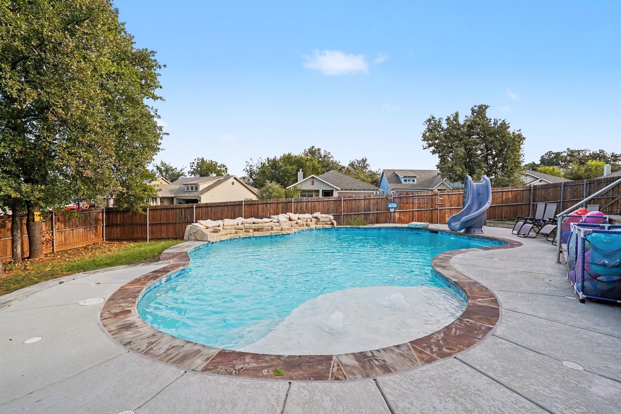 360 Daleview Drive — photo