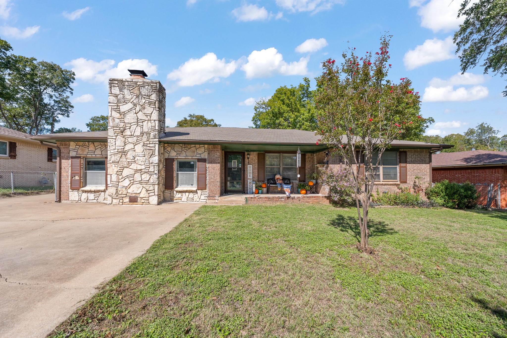 1212 Briarwood Drive — photo