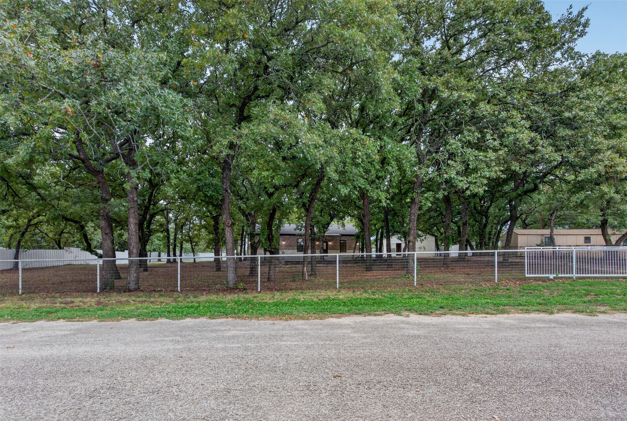 180 Garnet Road, Springtown, TX 76082 — photo 2
