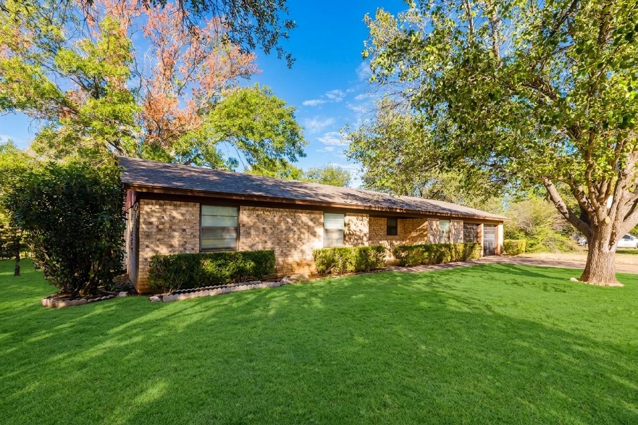 409 Crestwood Drive — photo