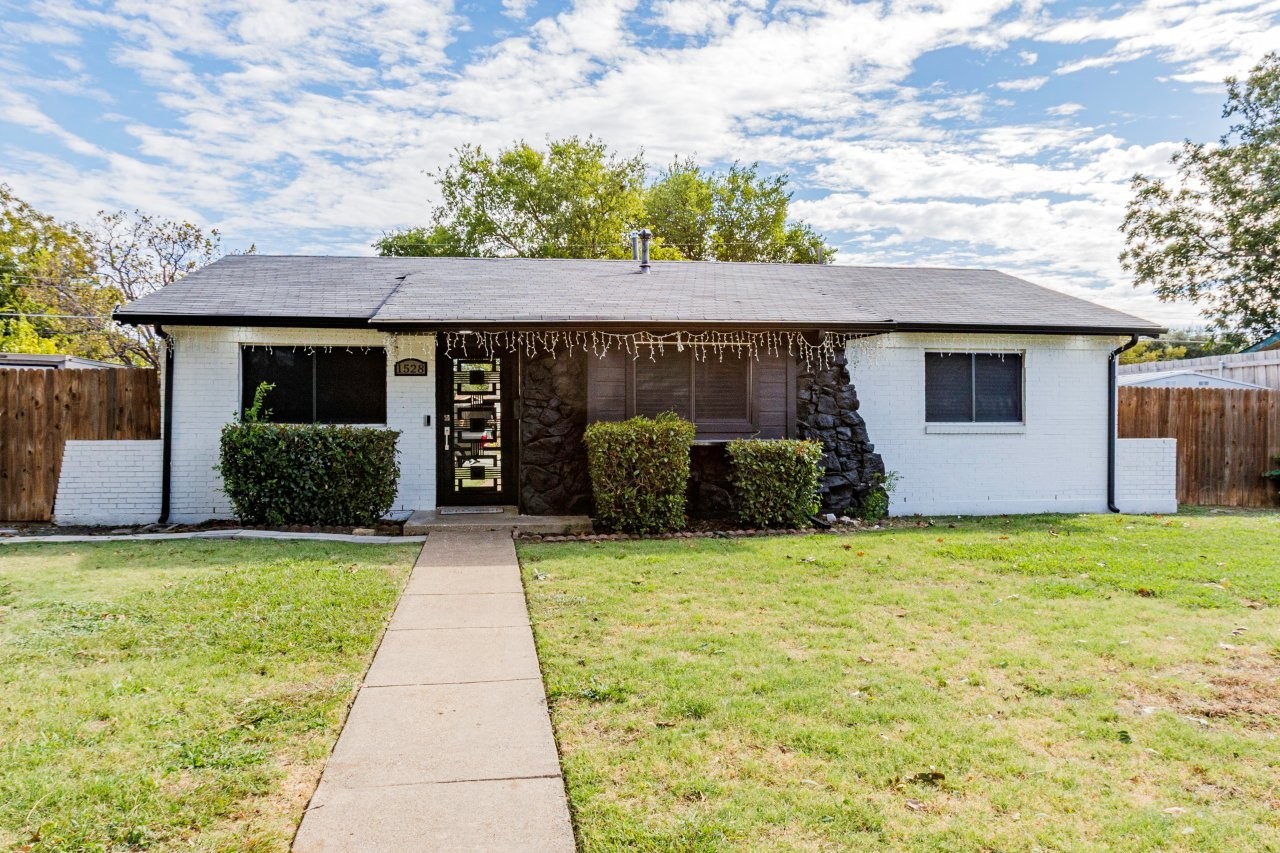 1528 Debbie Drive — photo