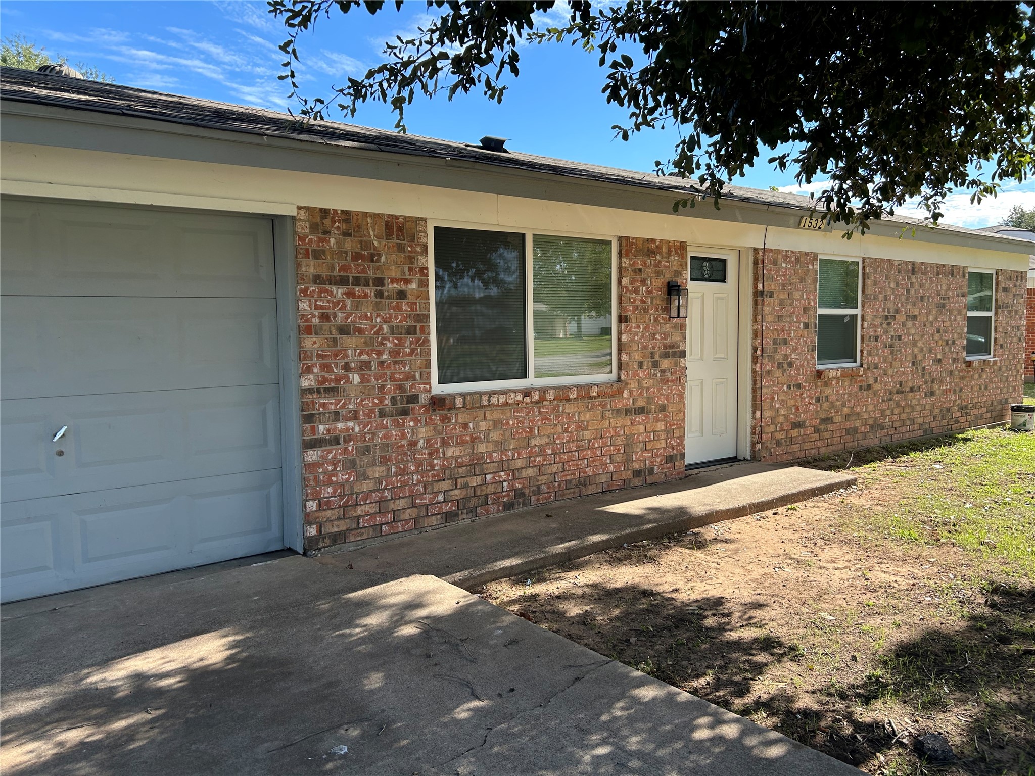 1532 Coral Cut Off — photo