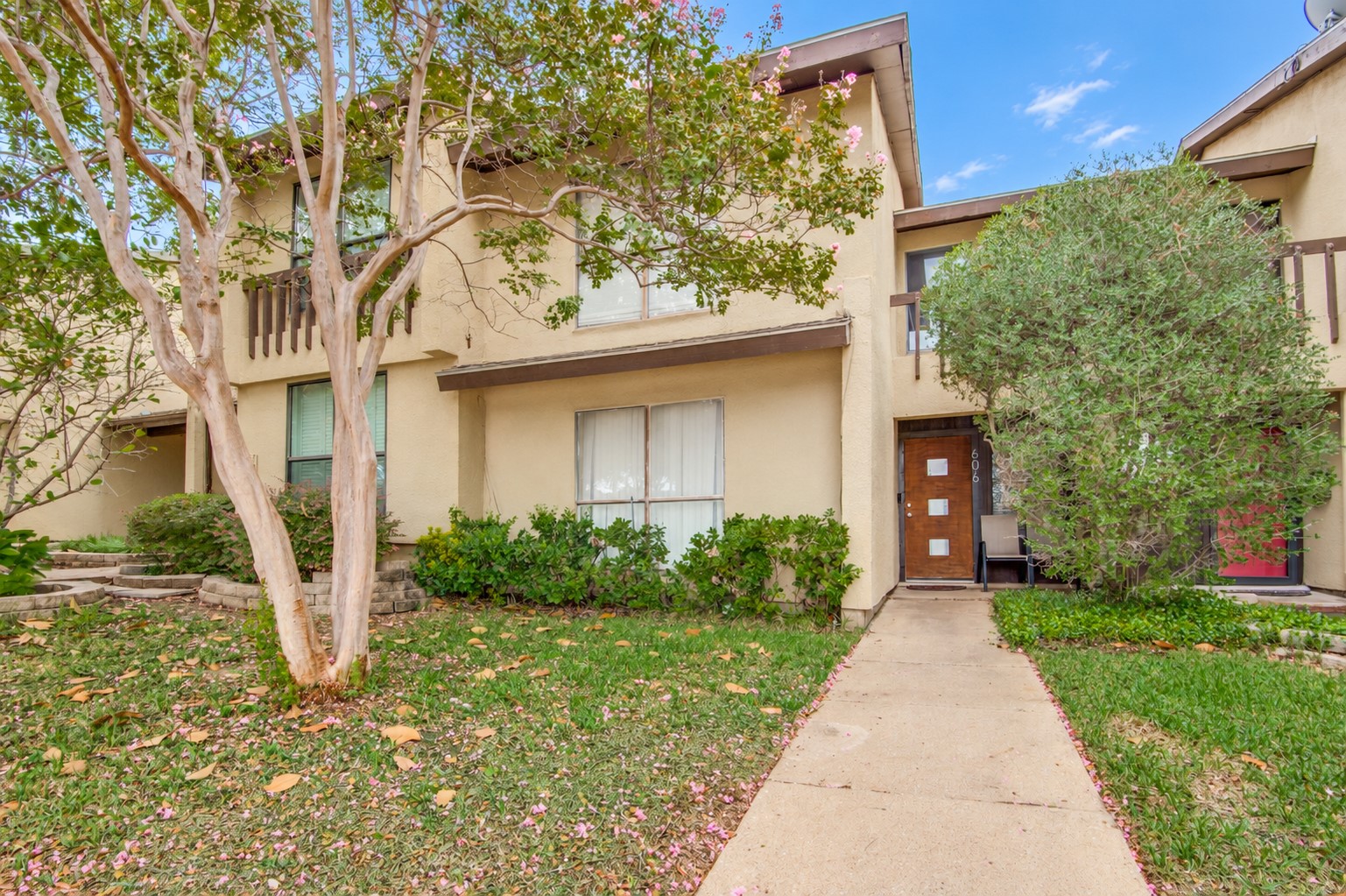 606 Campana Court — photo