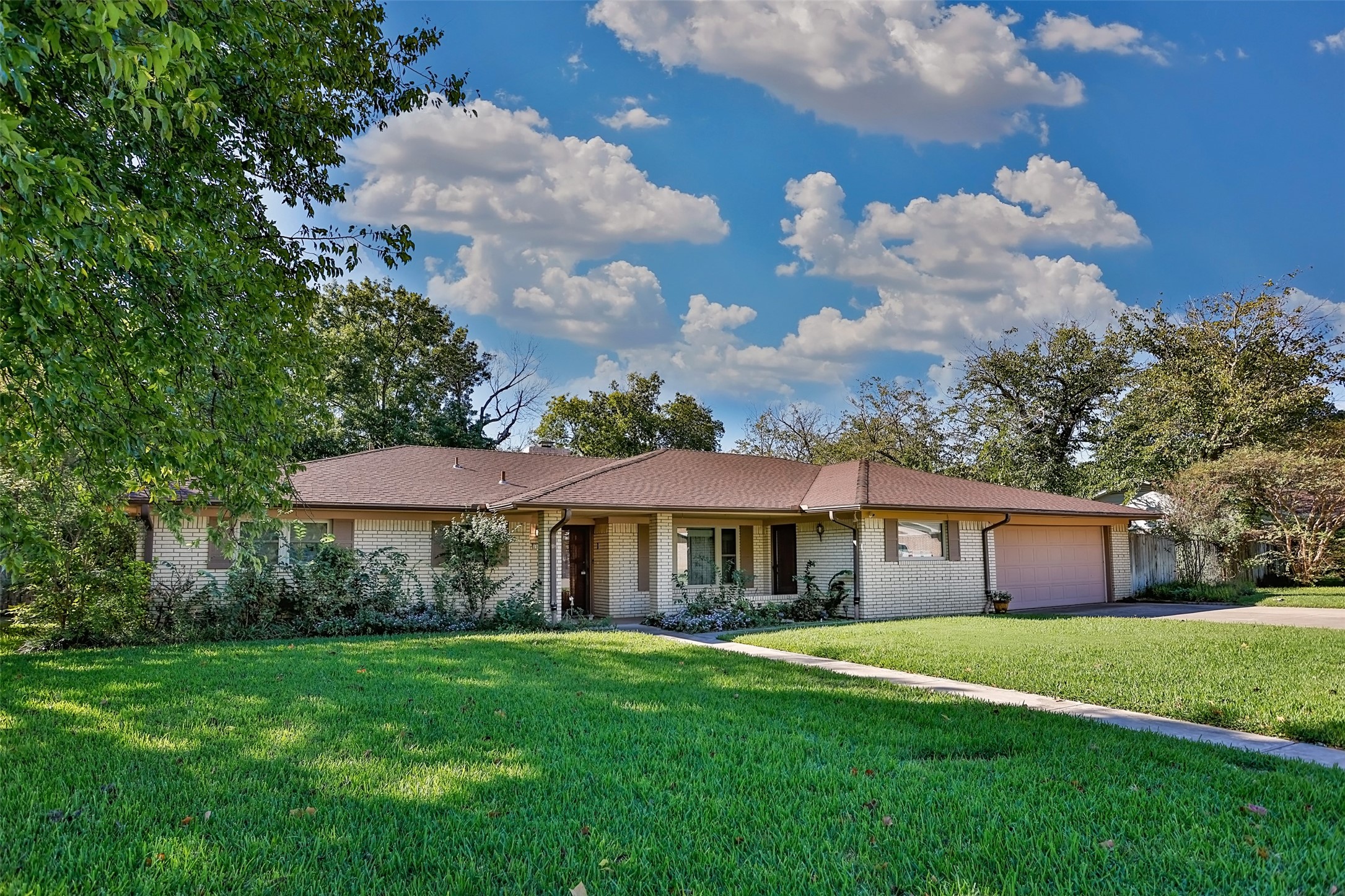 1912 Cypress Court — photo