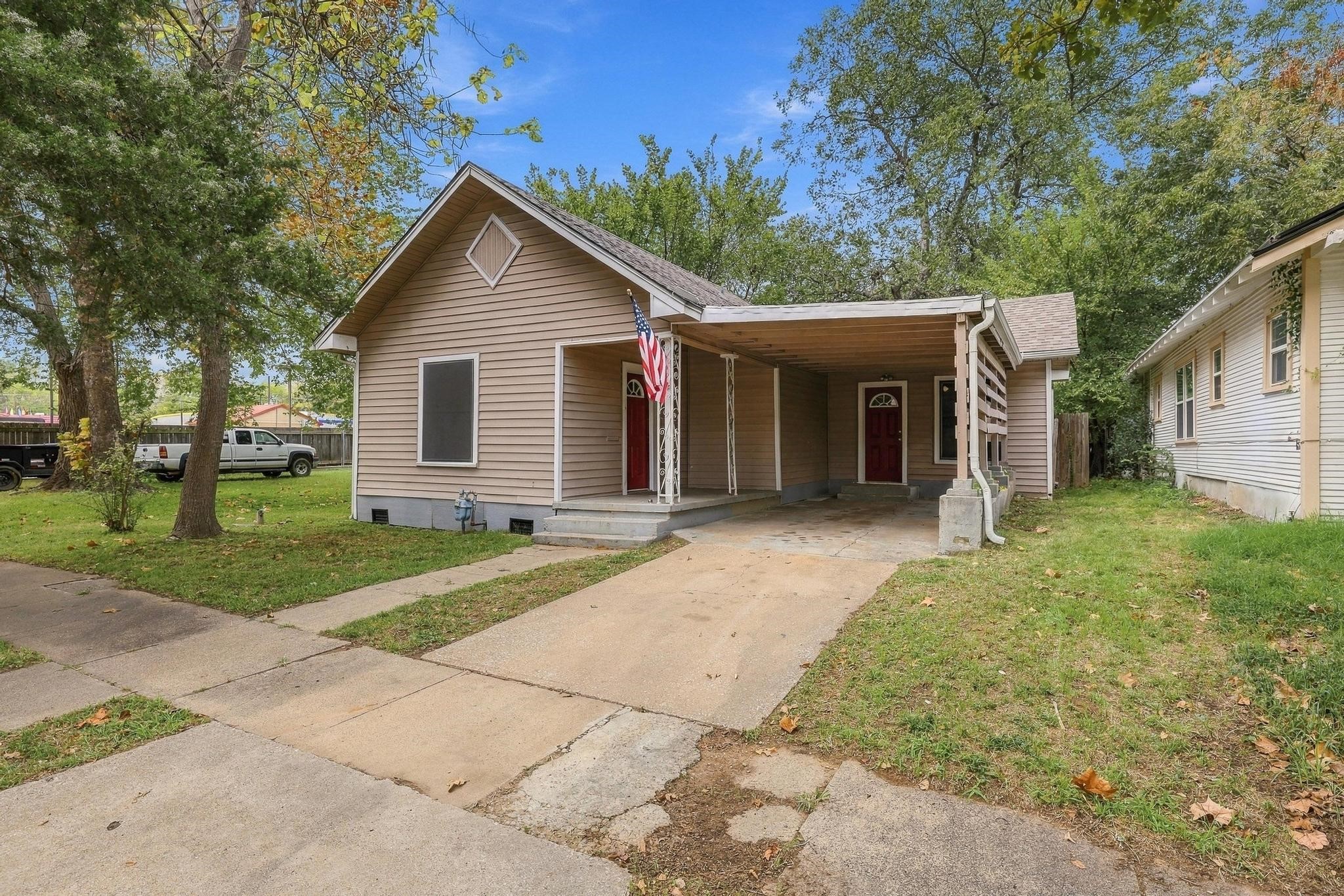 111 W Heron Street — photo