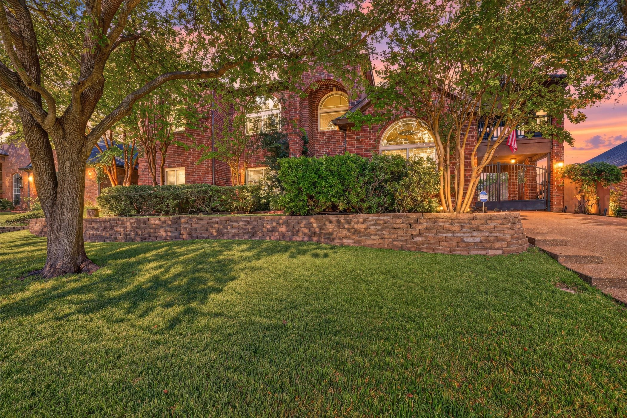 204 Castle Hill Drive — photo