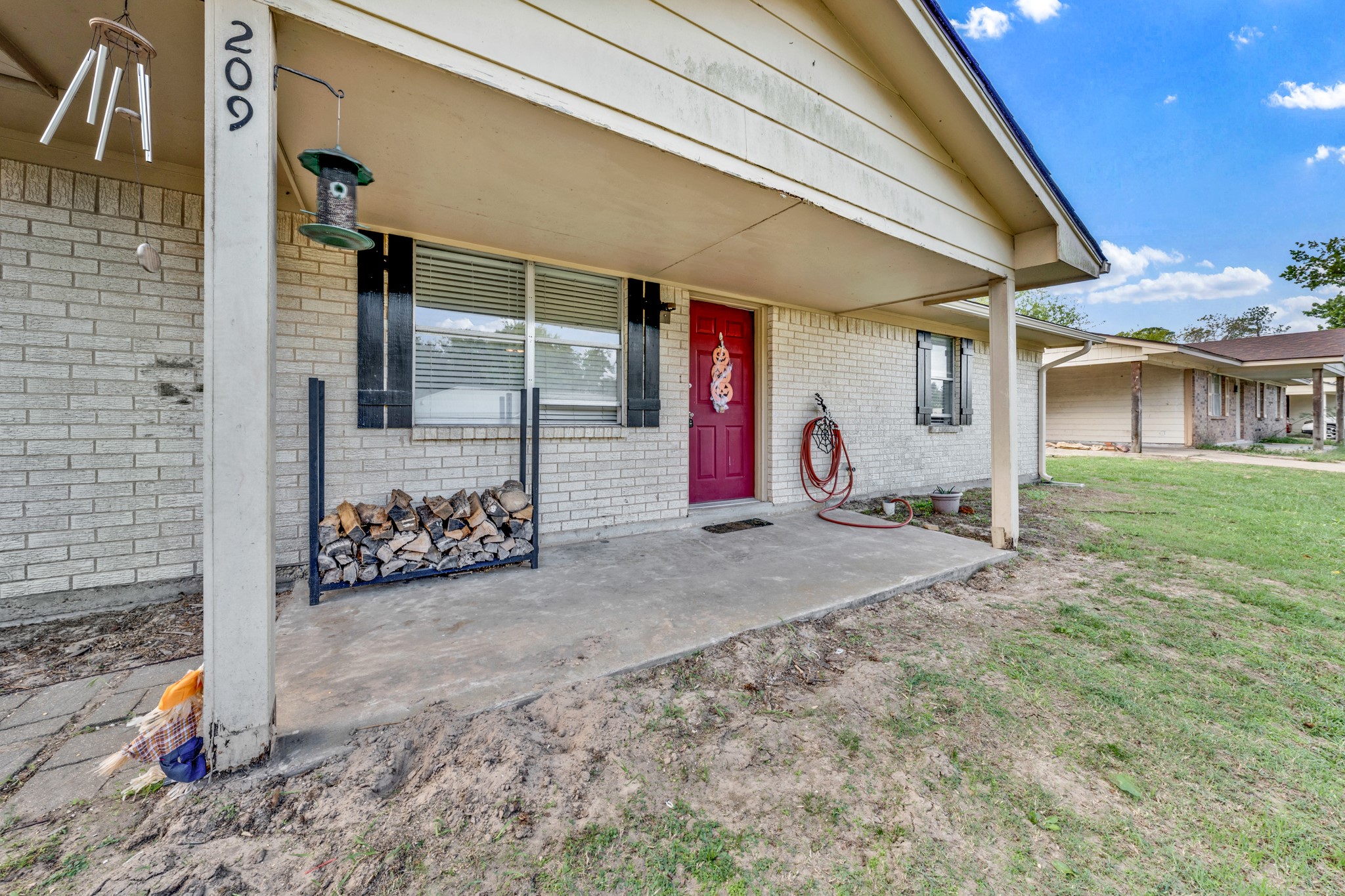209 Santa Fe Street — photo