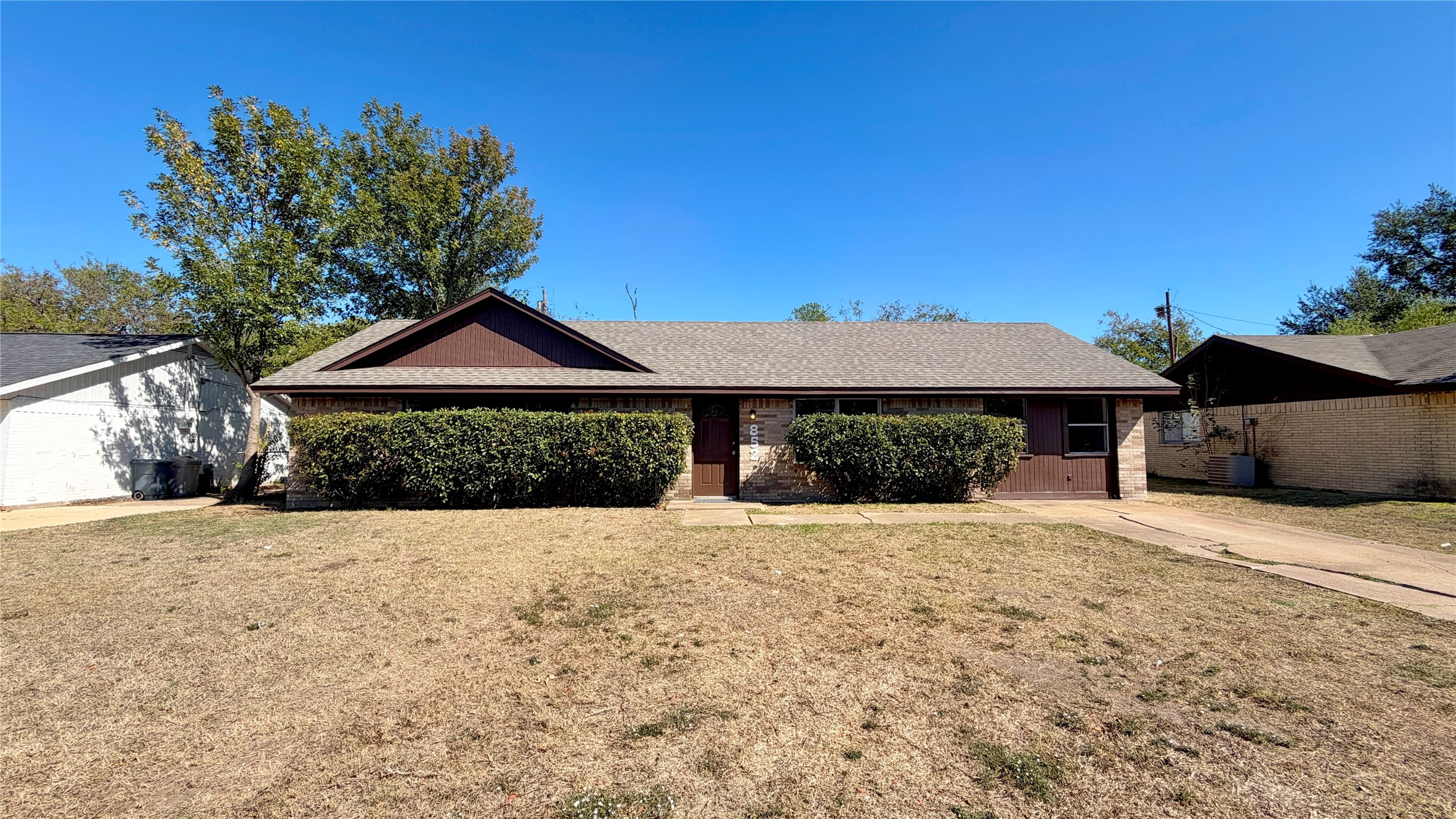 852 Beverly Drive — photo