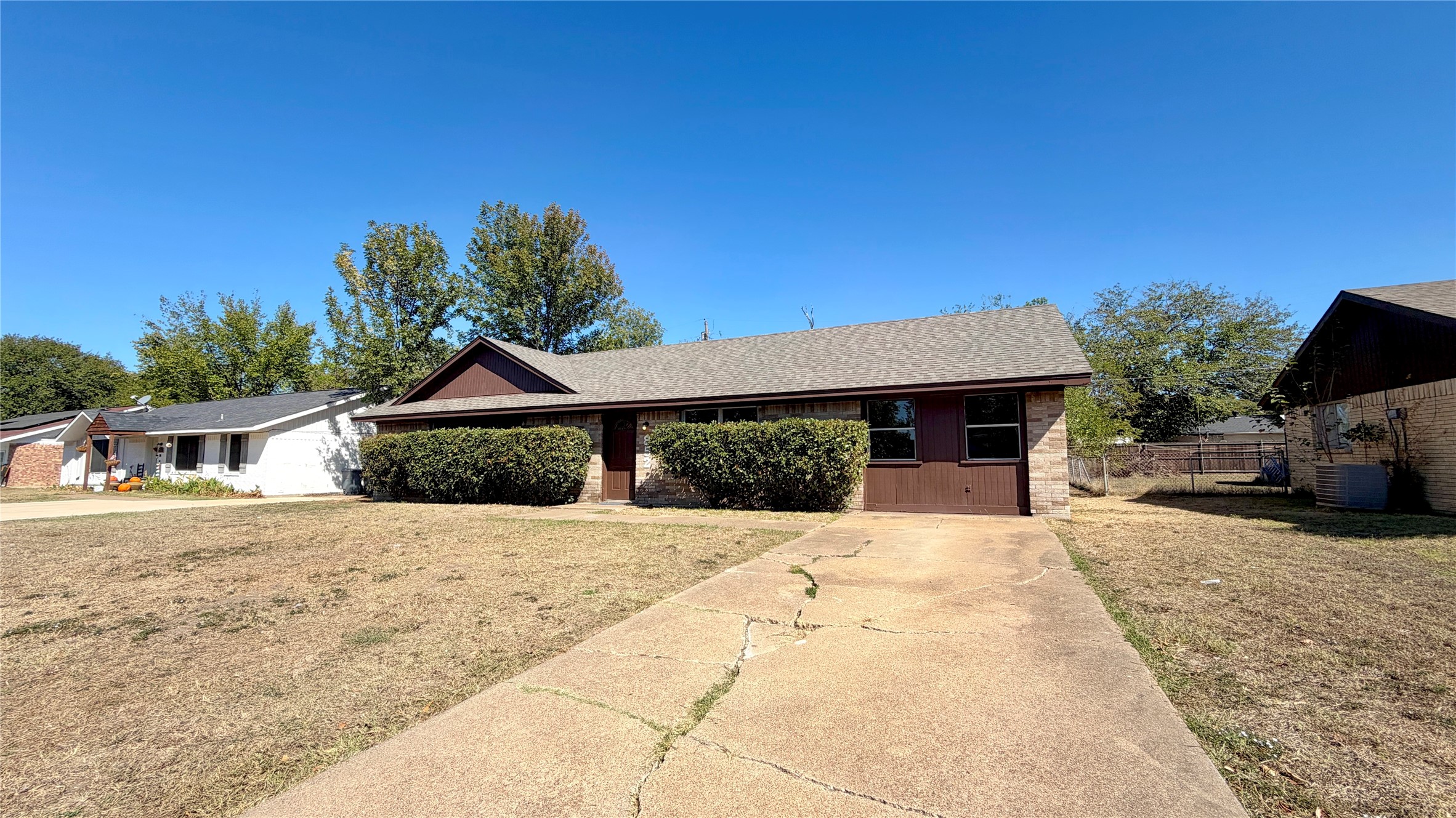 852 Beverly Drive, Terrell, TX 75160 — photo 2