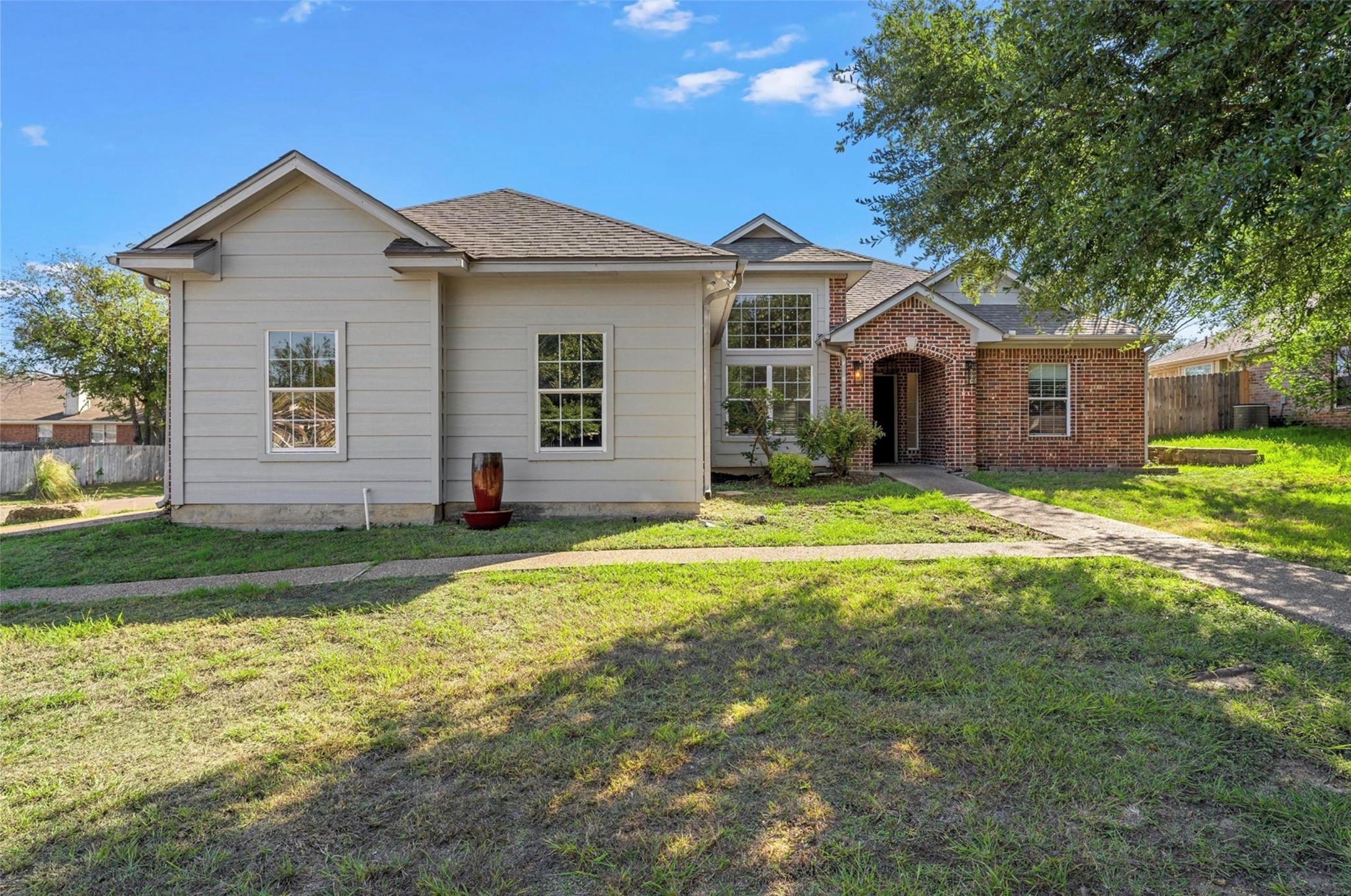10100 Seville Court — photo