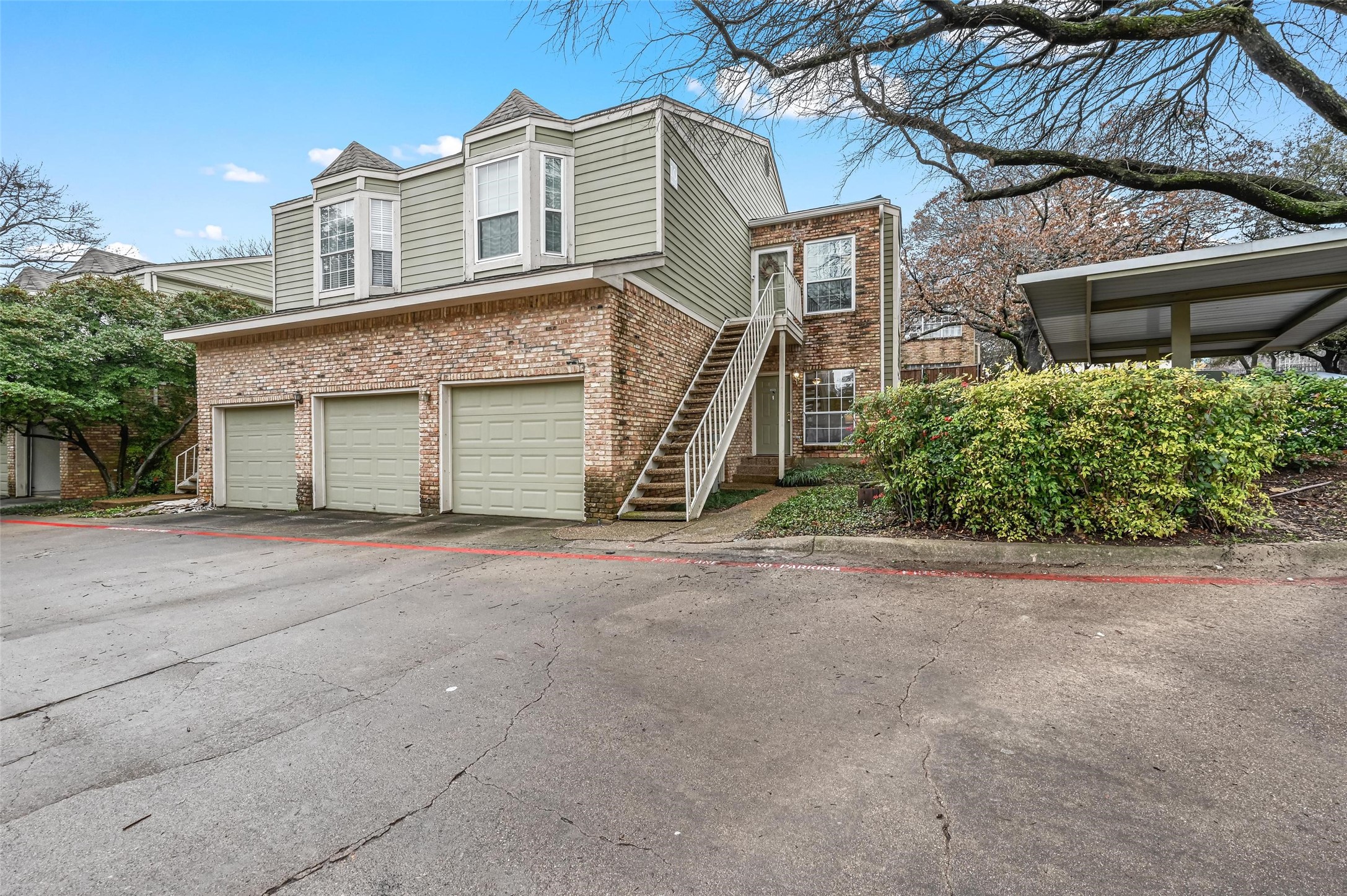 7151 Gaston Avenue Unit 1001 — photo