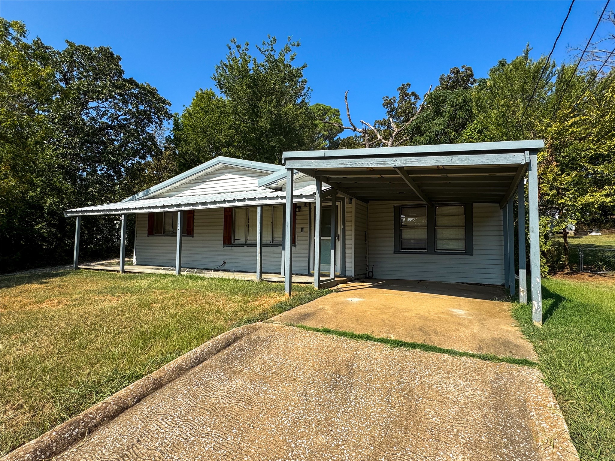 1011 Park Drive — photo