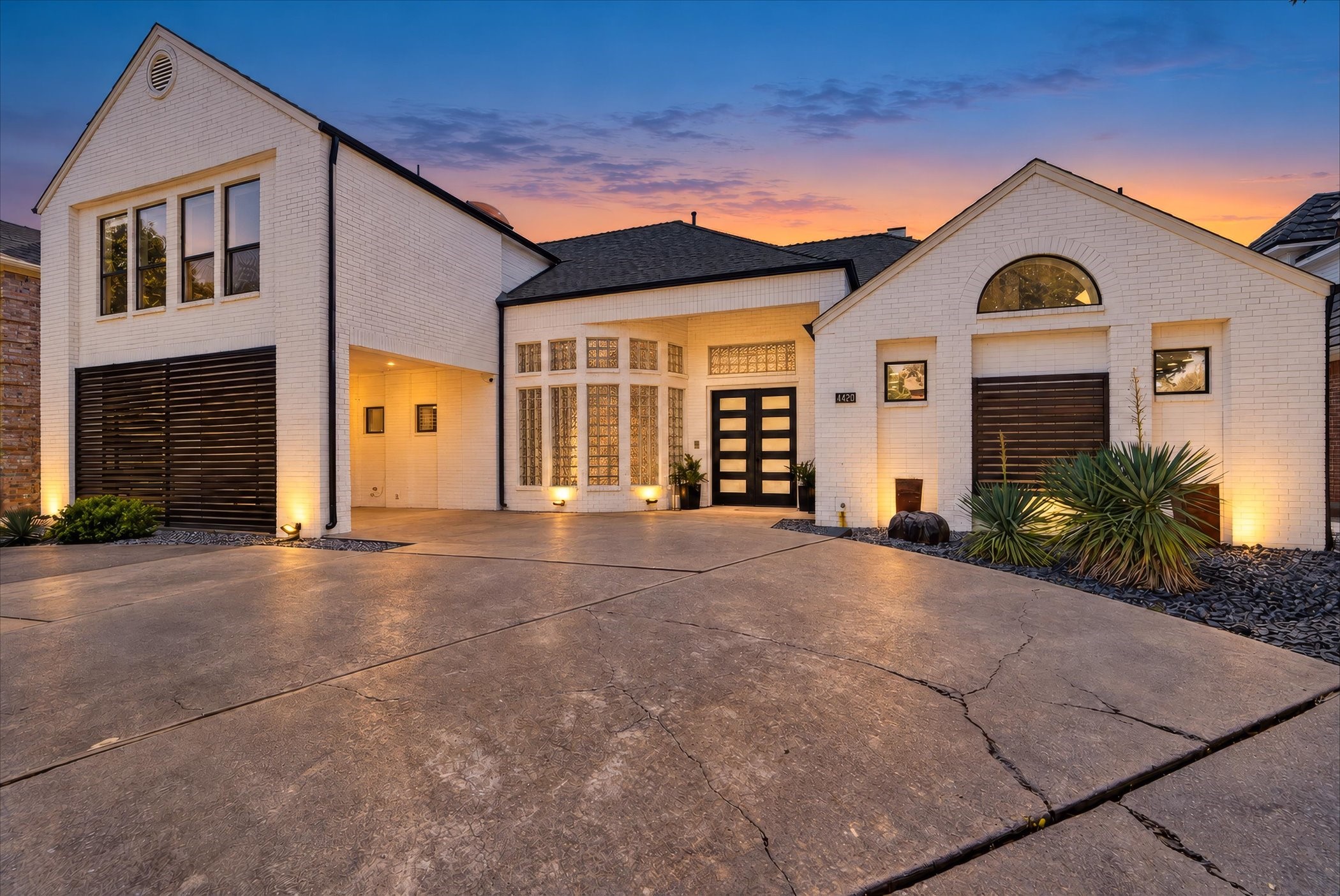 4420 Hollow Oak Drive — photo