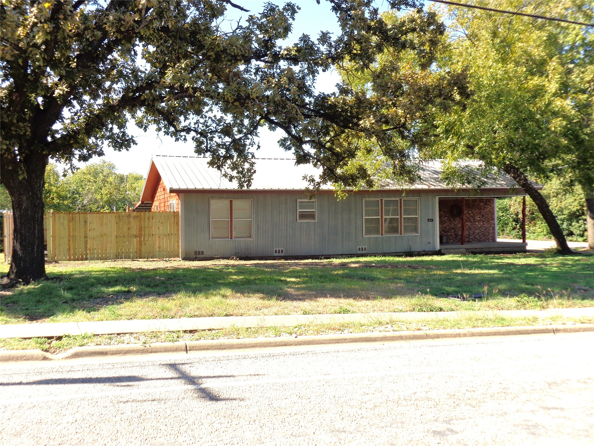 600 S 3rd Street — photo