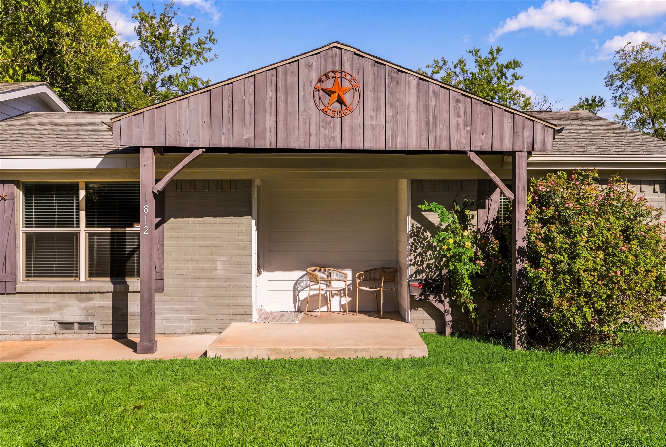 1812 Spring Lake Drive — photo