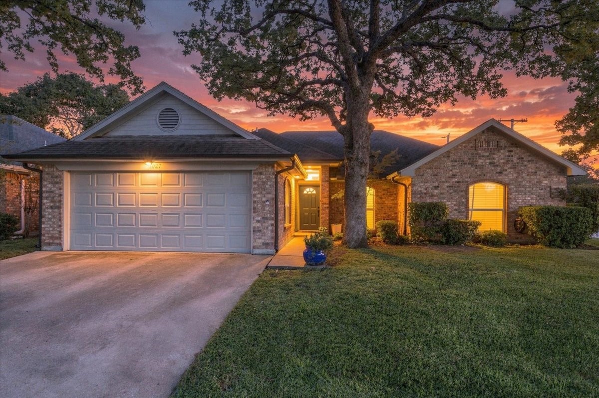 1027 Hunter Ridge Drive — photo