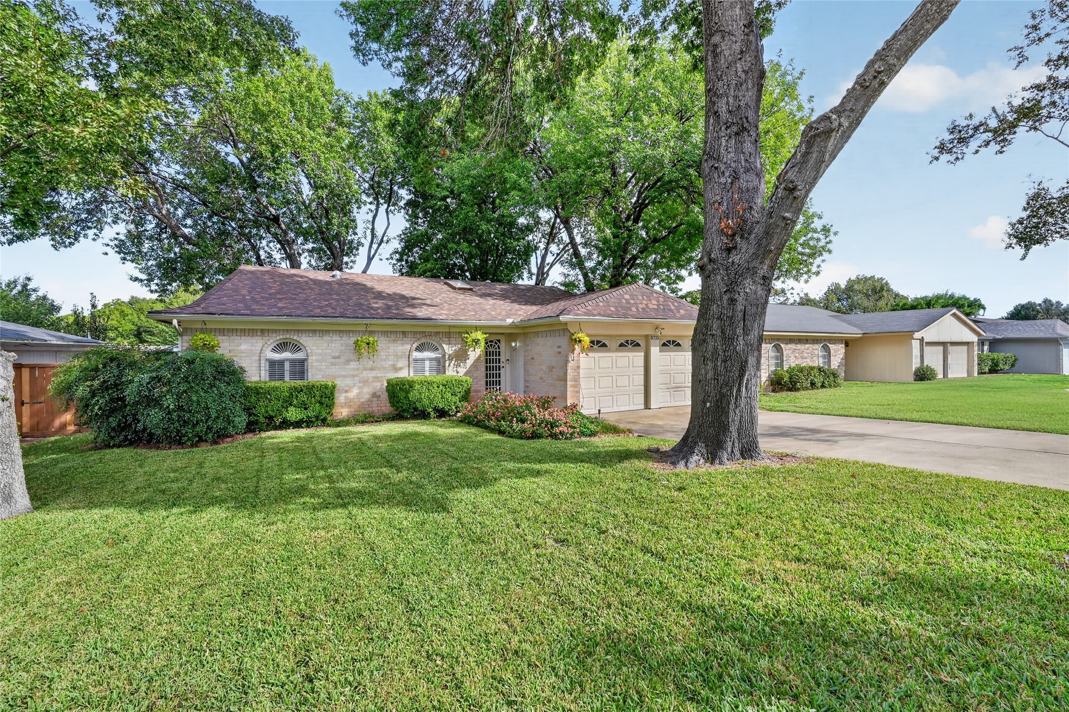 5715 Shady Hill Lane — photo