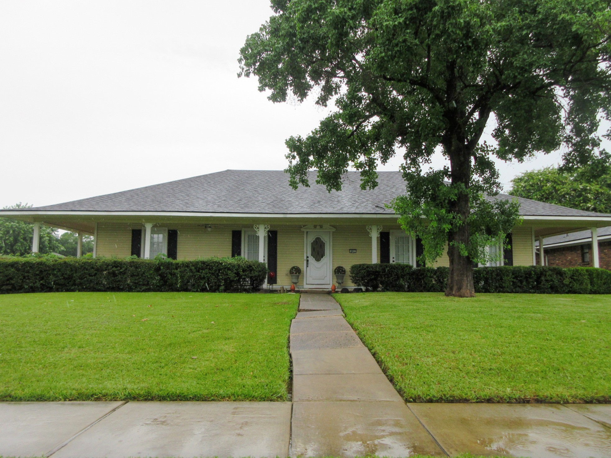 401 Post Oak Street — photo