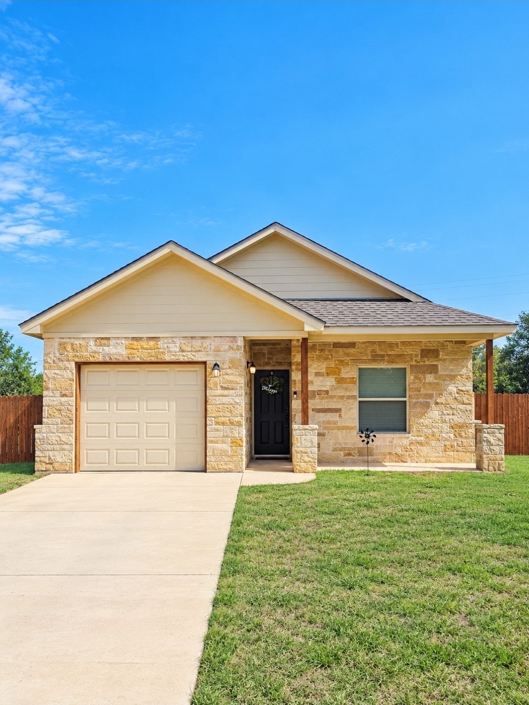1304 Glenwood Circle — photo
