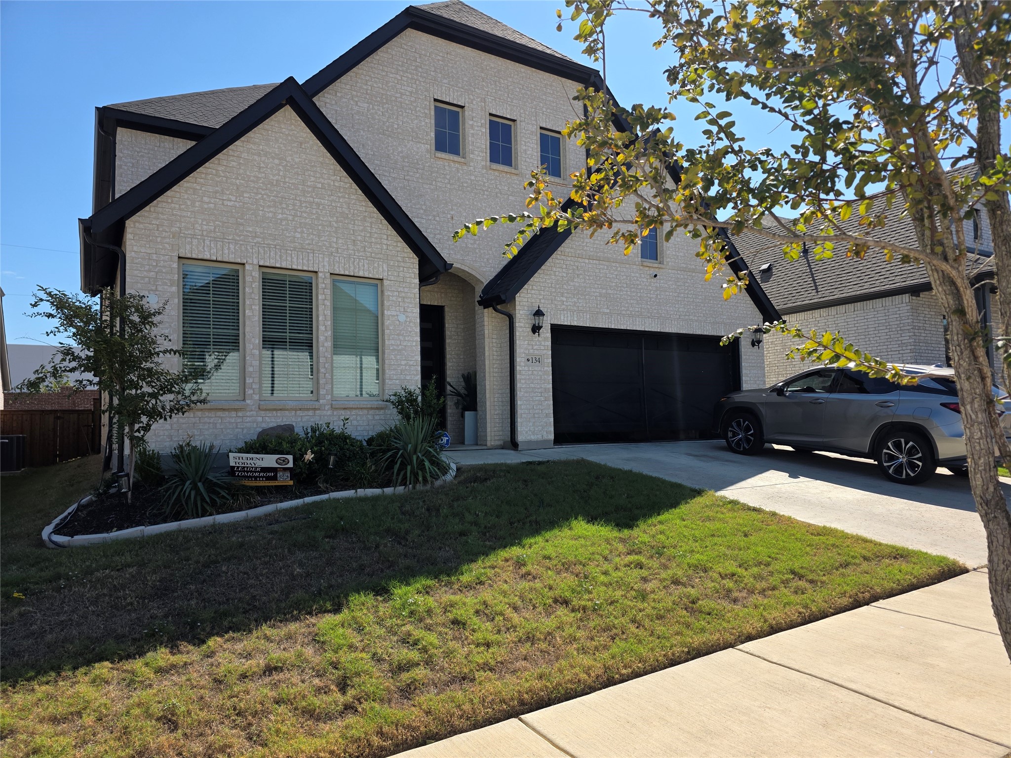 134 Scottish Way — photo