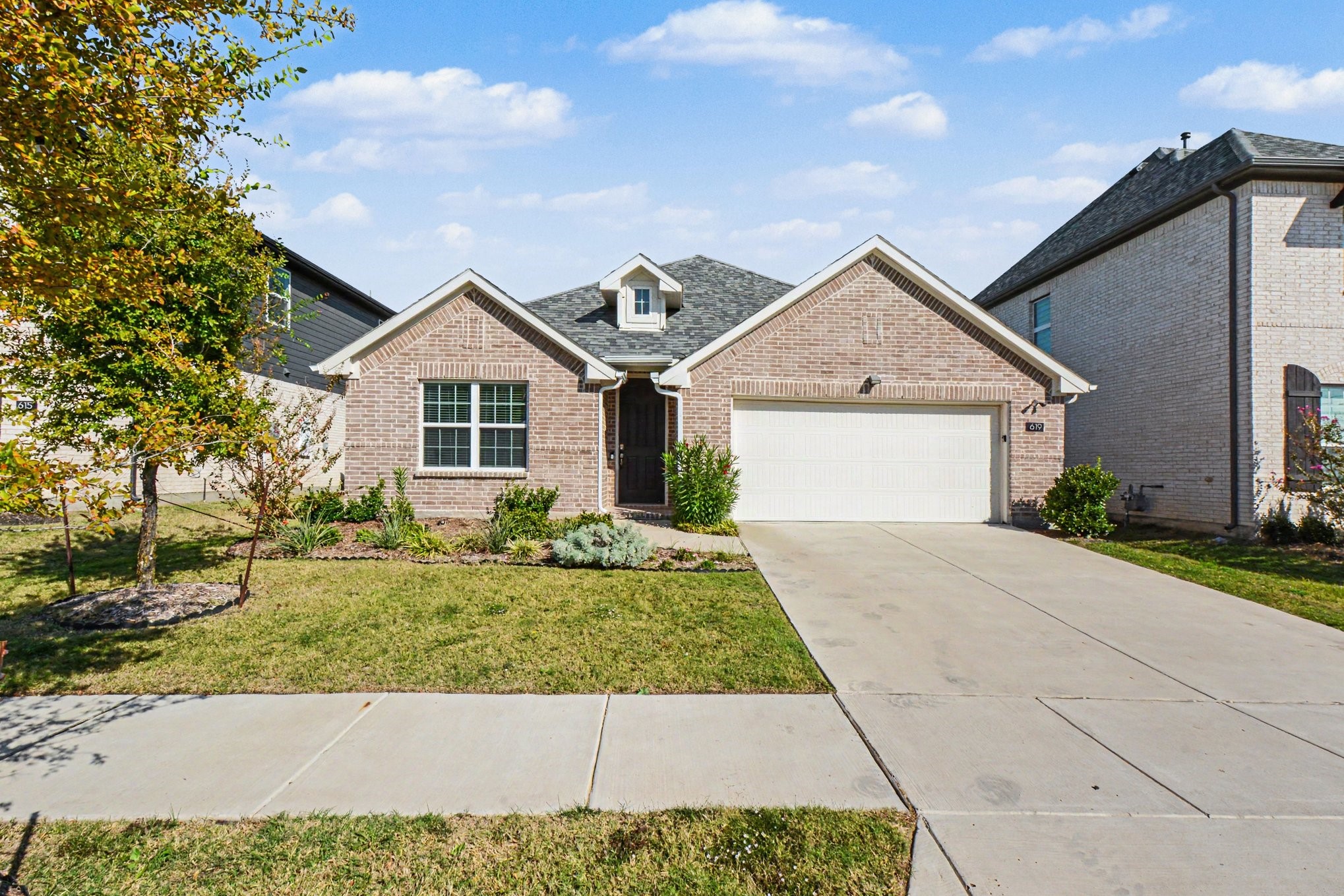 619 Rain Barrel Place — photo