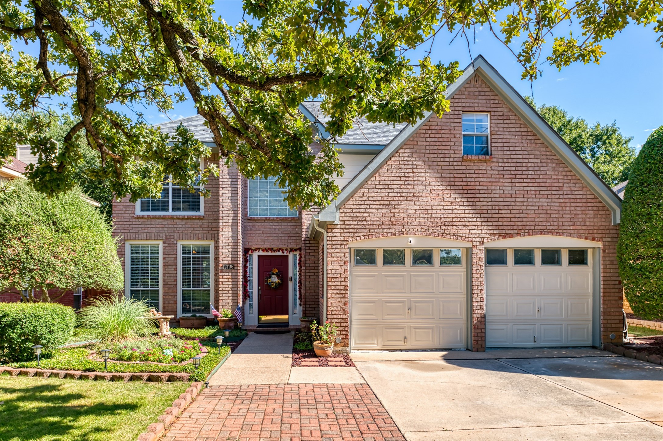 1706 Hood Lane — photo