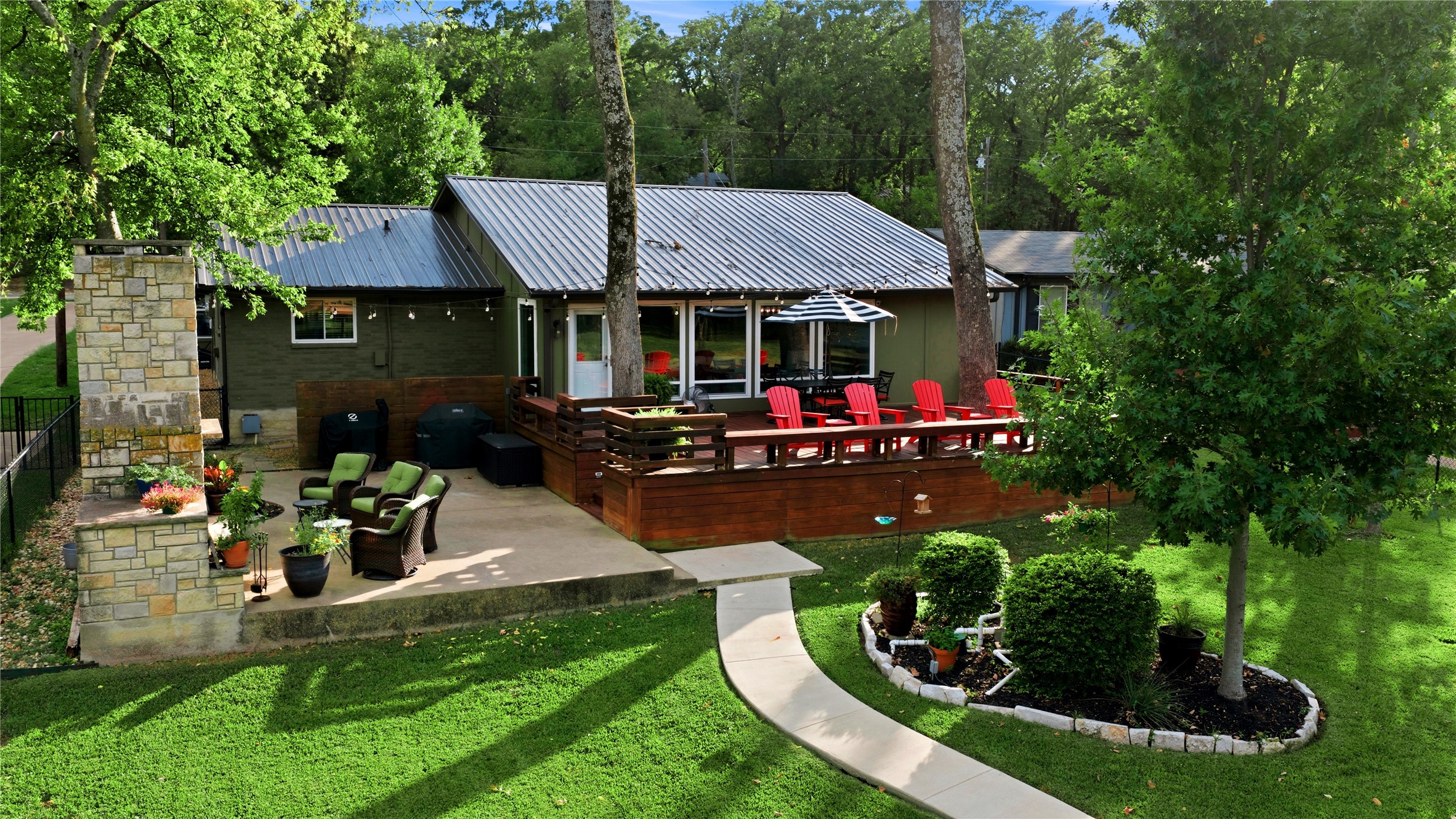 401 Lake Drive — photo