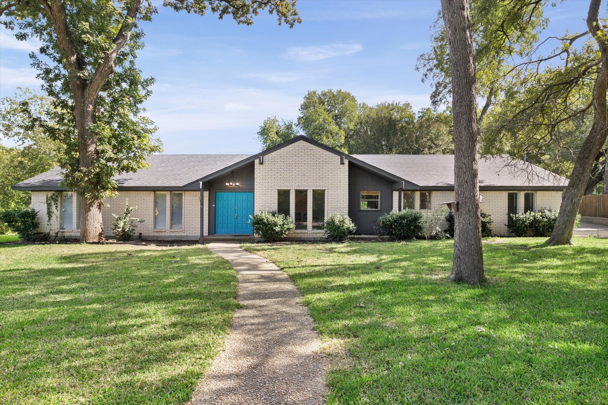 1013 Fairway Road — photo