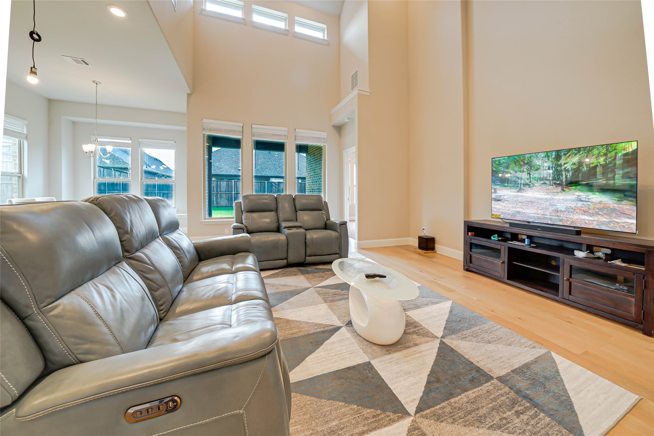 707 Gatecrest Drive — photo