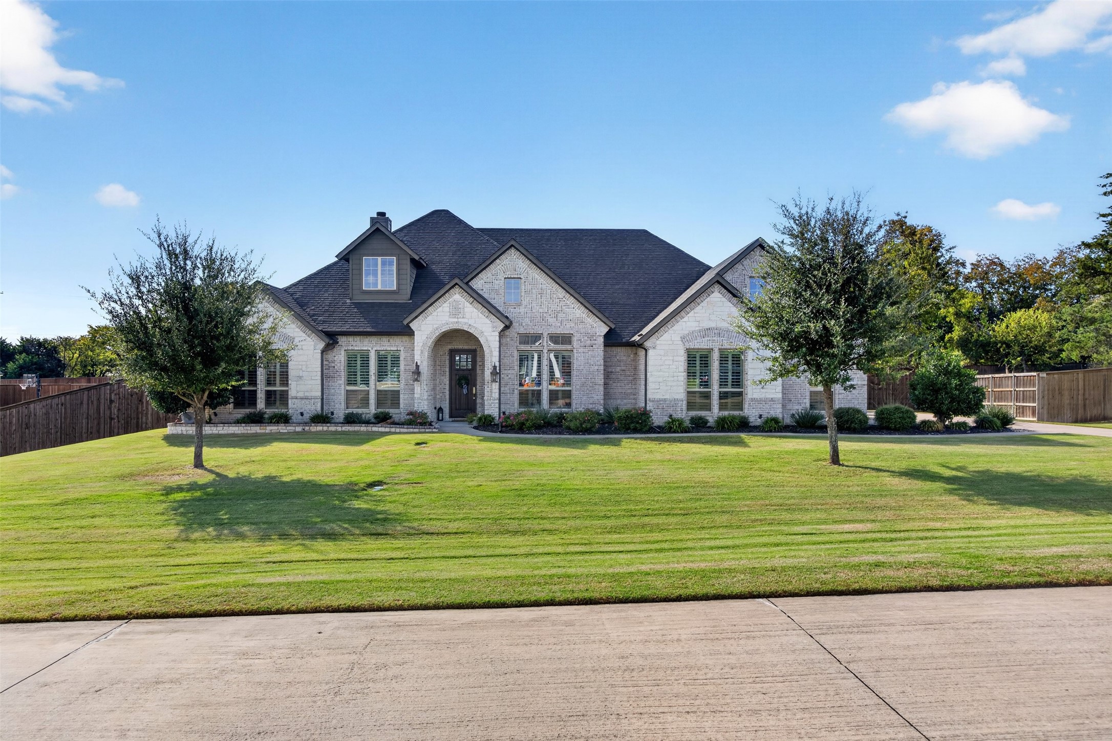 7431 Dillon Circle — photo