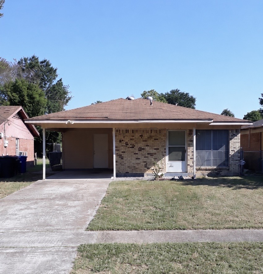 1630 Templeman Street — photo