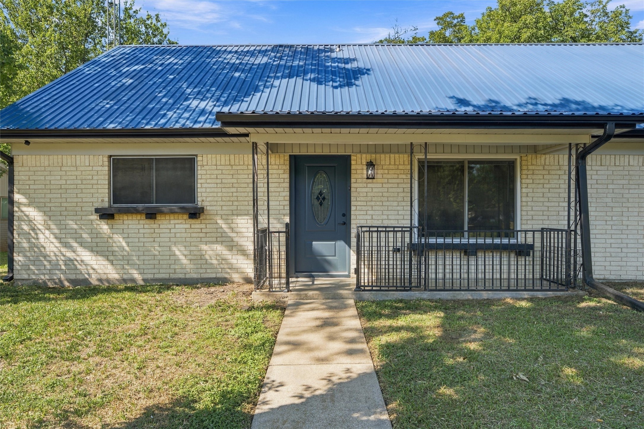 3301 Southerland Drive — photo