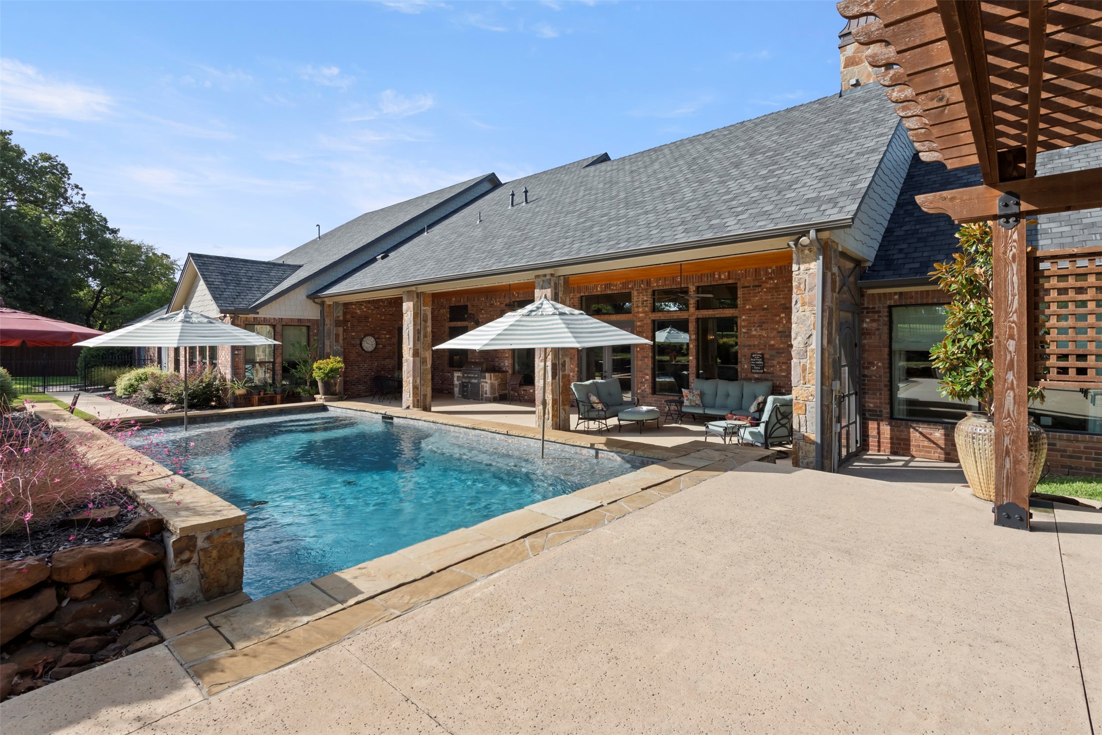 200 Regency Court, Denton, TX 76210 — photo 3
