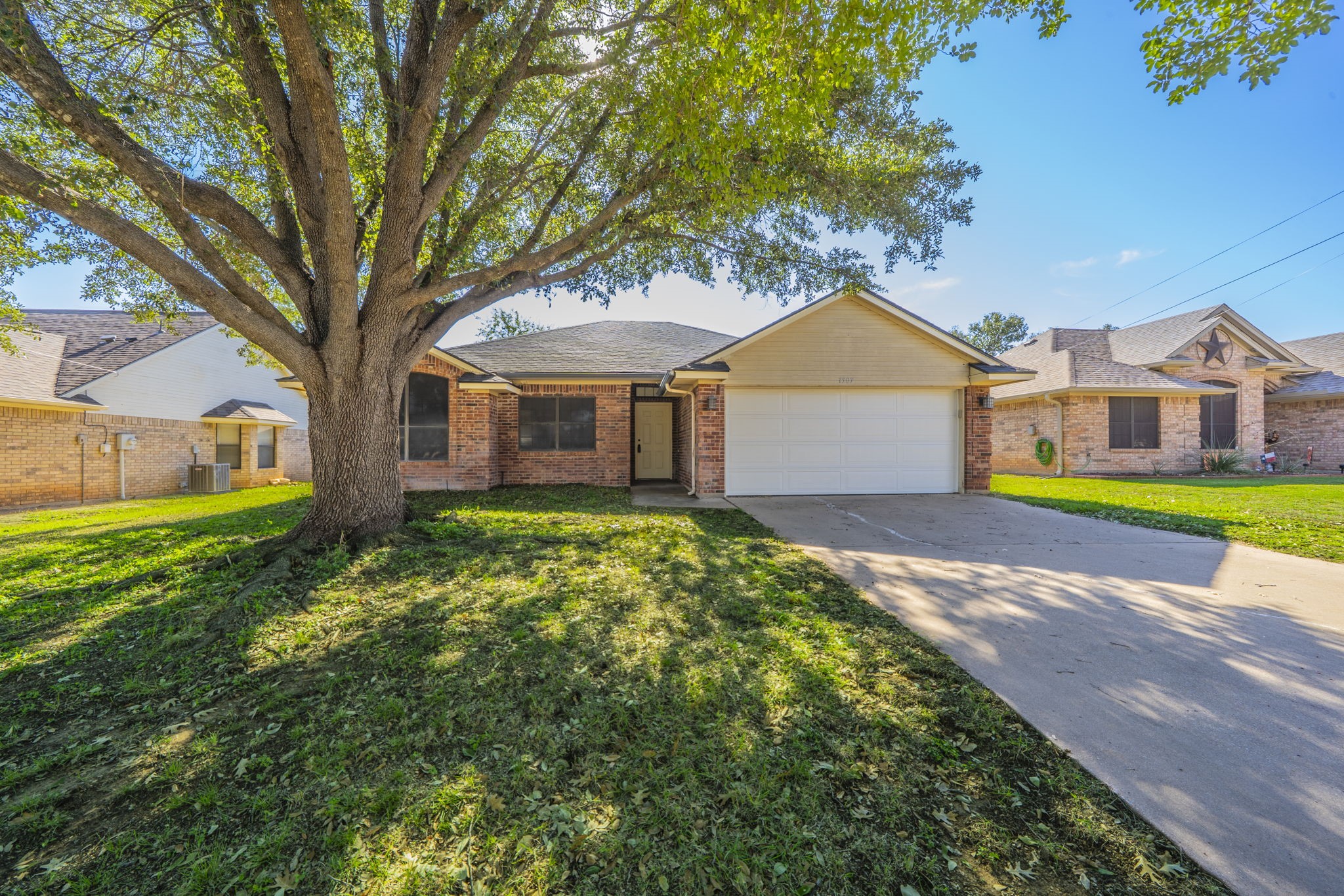 1507 Sunflower Lane — photo
