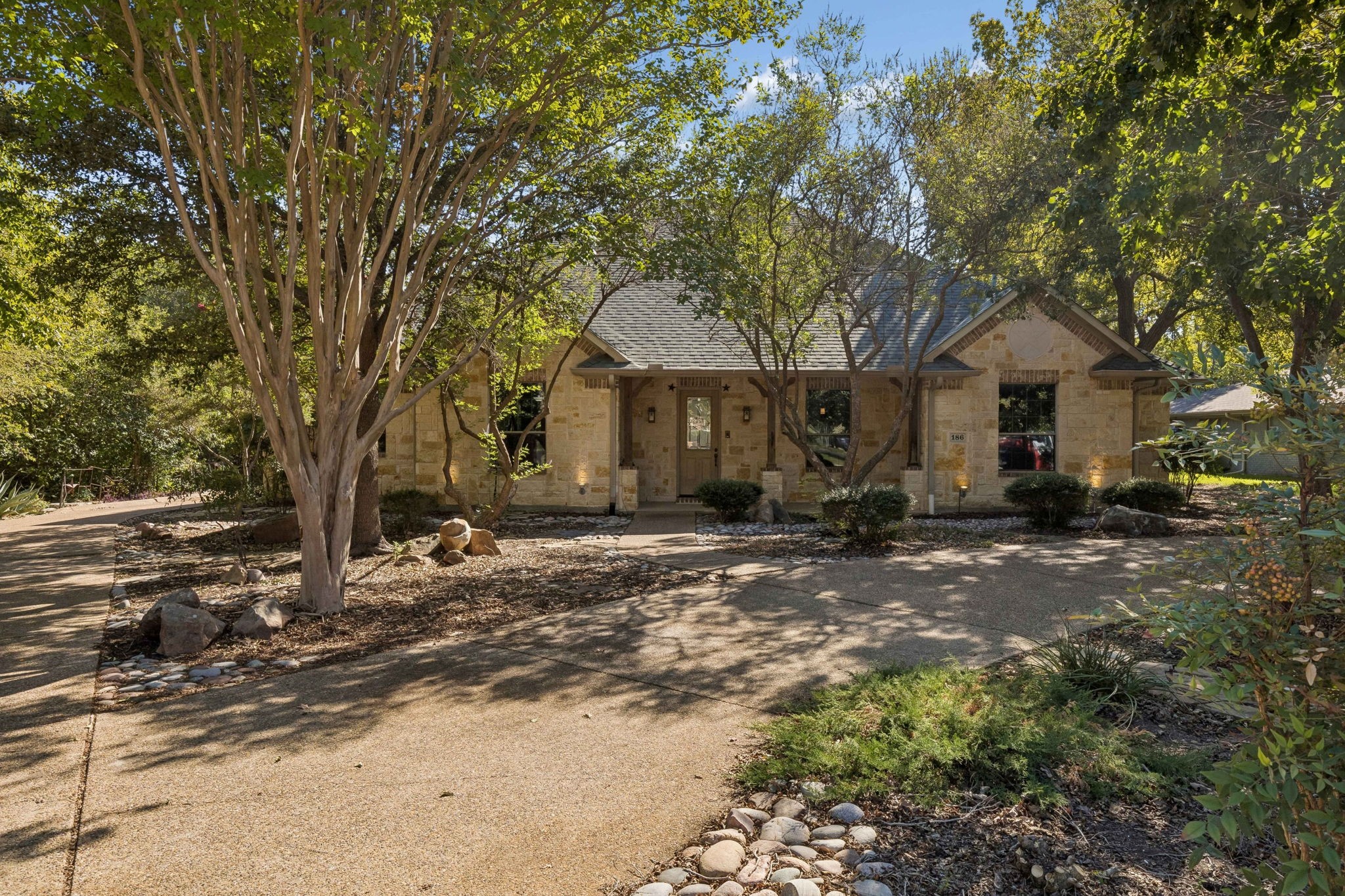 186 Moonlight Drive — photo