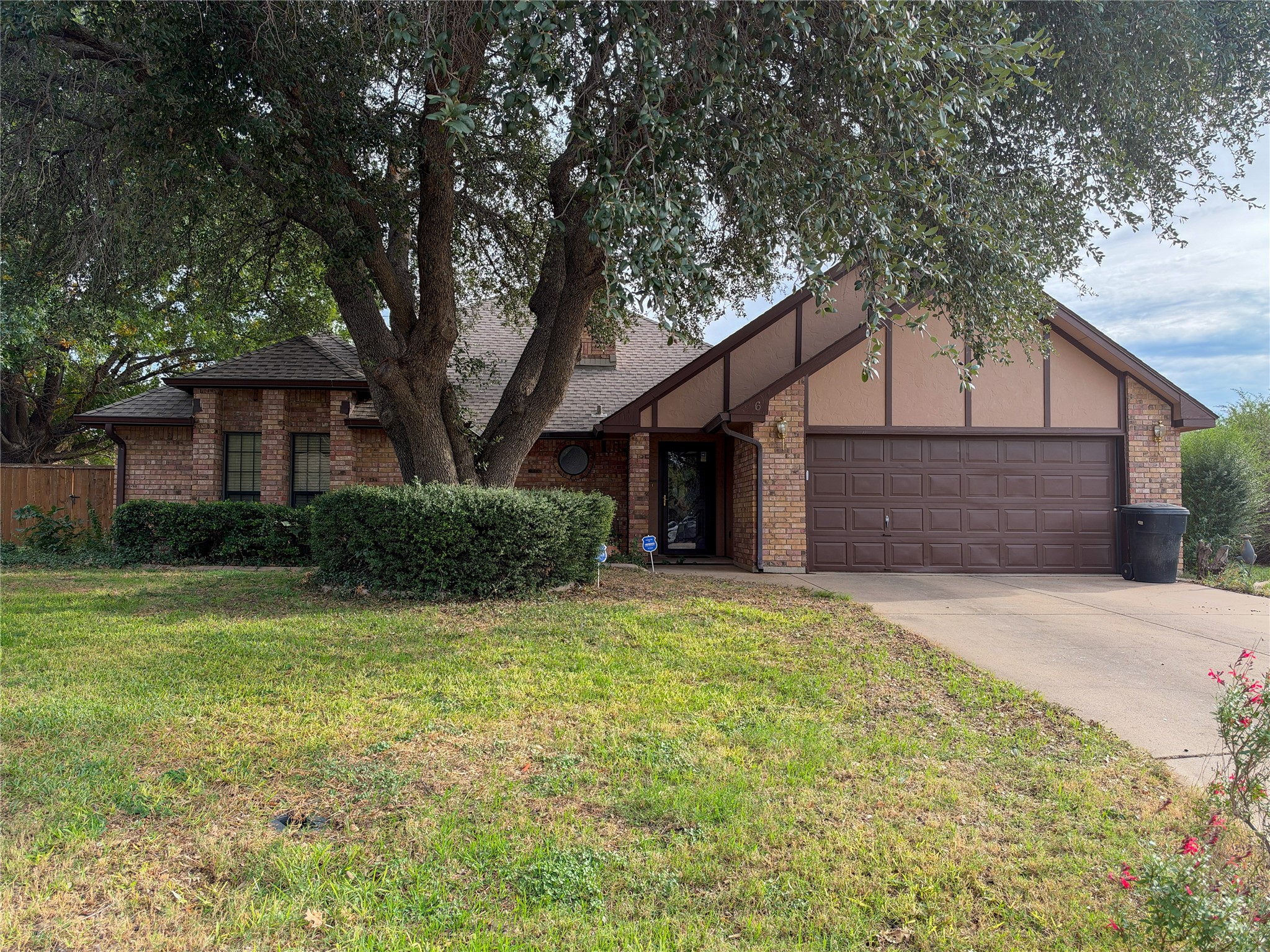 6 Zachry Cove — photo