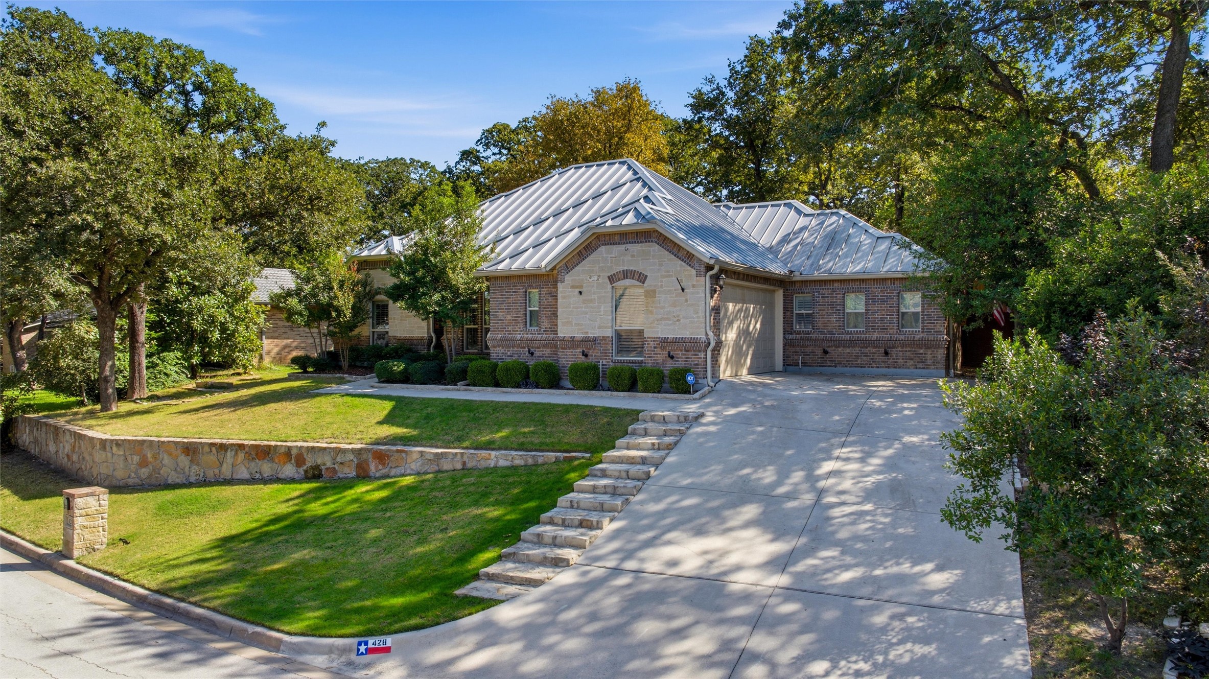 428 Lake Terrace Drive — photo