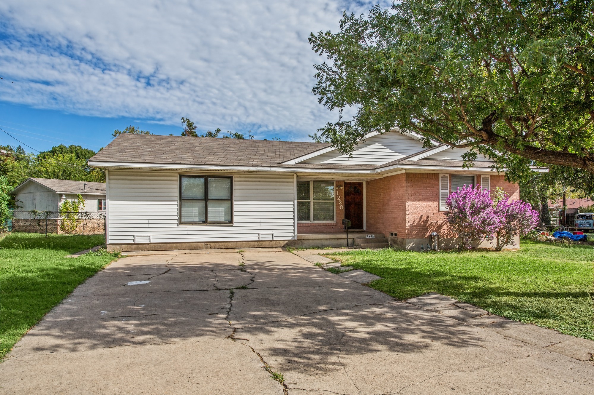 1220 Colfax Circle — photo
