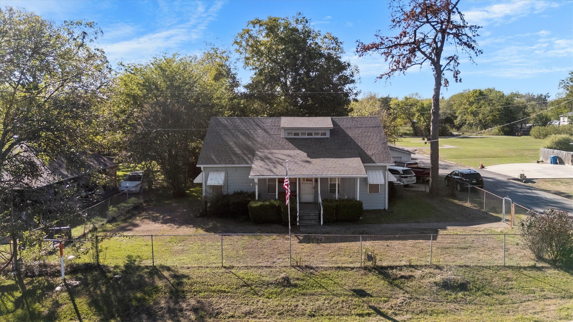 702 Patterson Street — photo