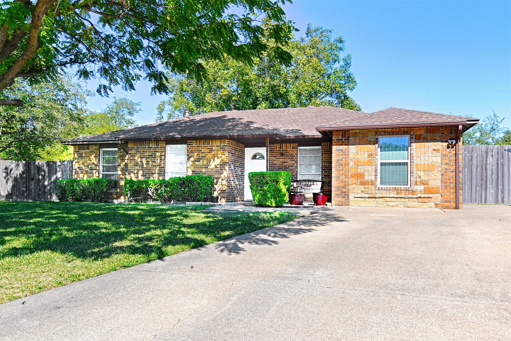 305 Tejas Drive — photo