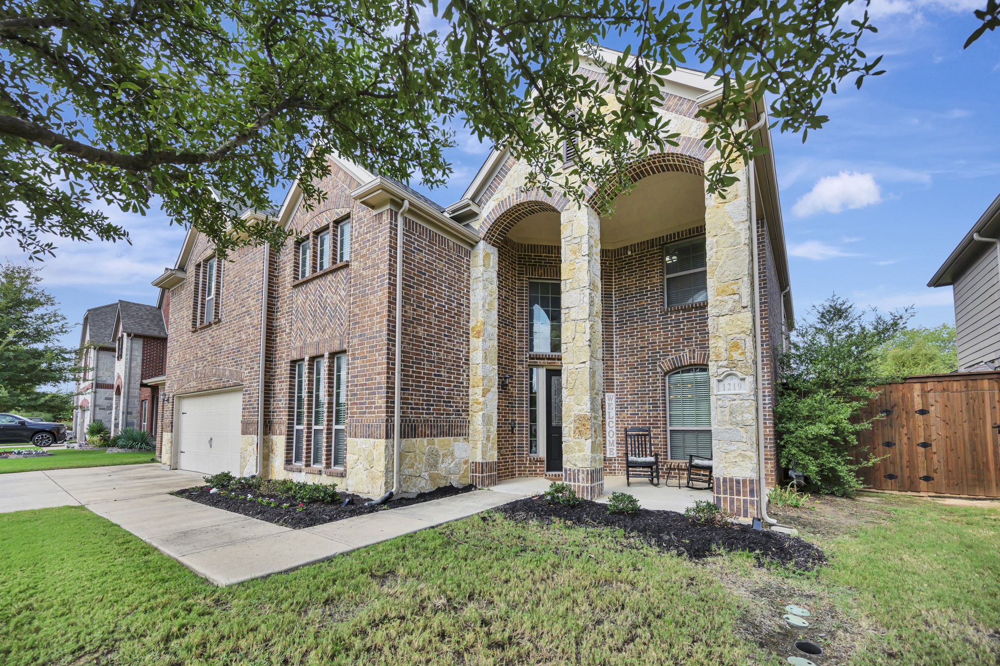 1219 Bentley Drive — photo
